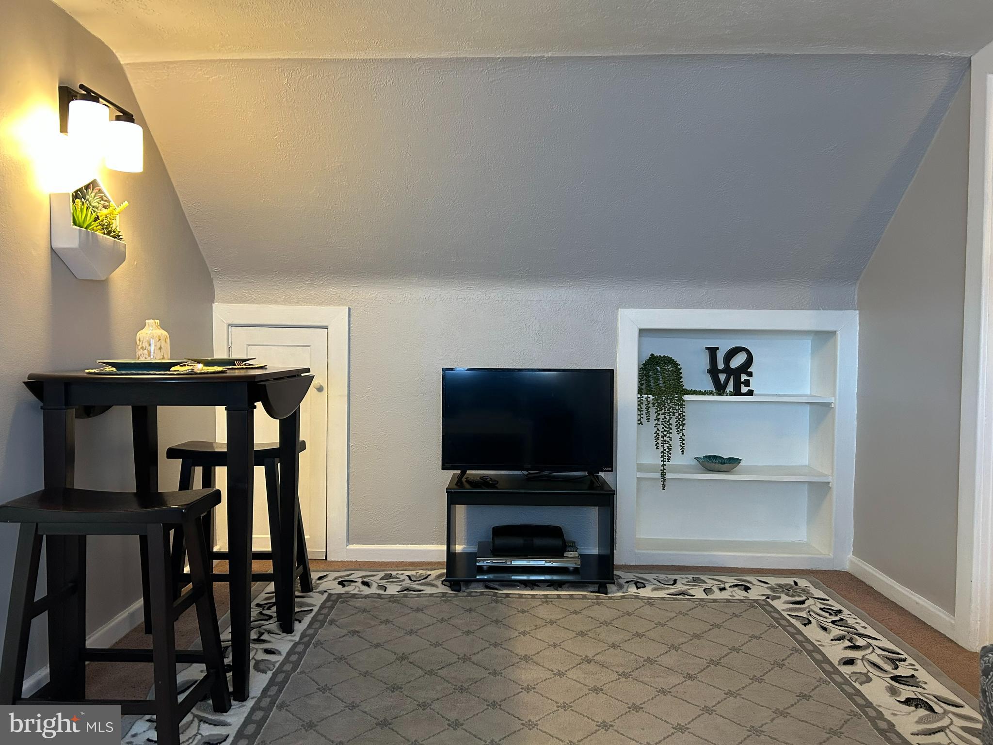 WOODMERE - Residential Lease