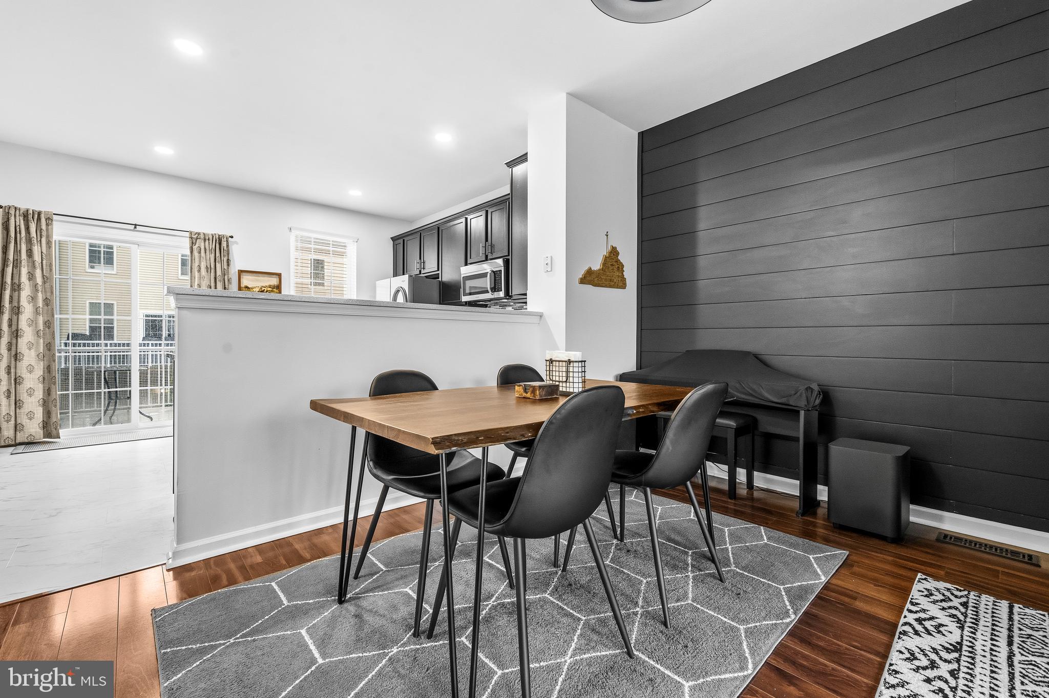 SOUTH RIDING - Residential