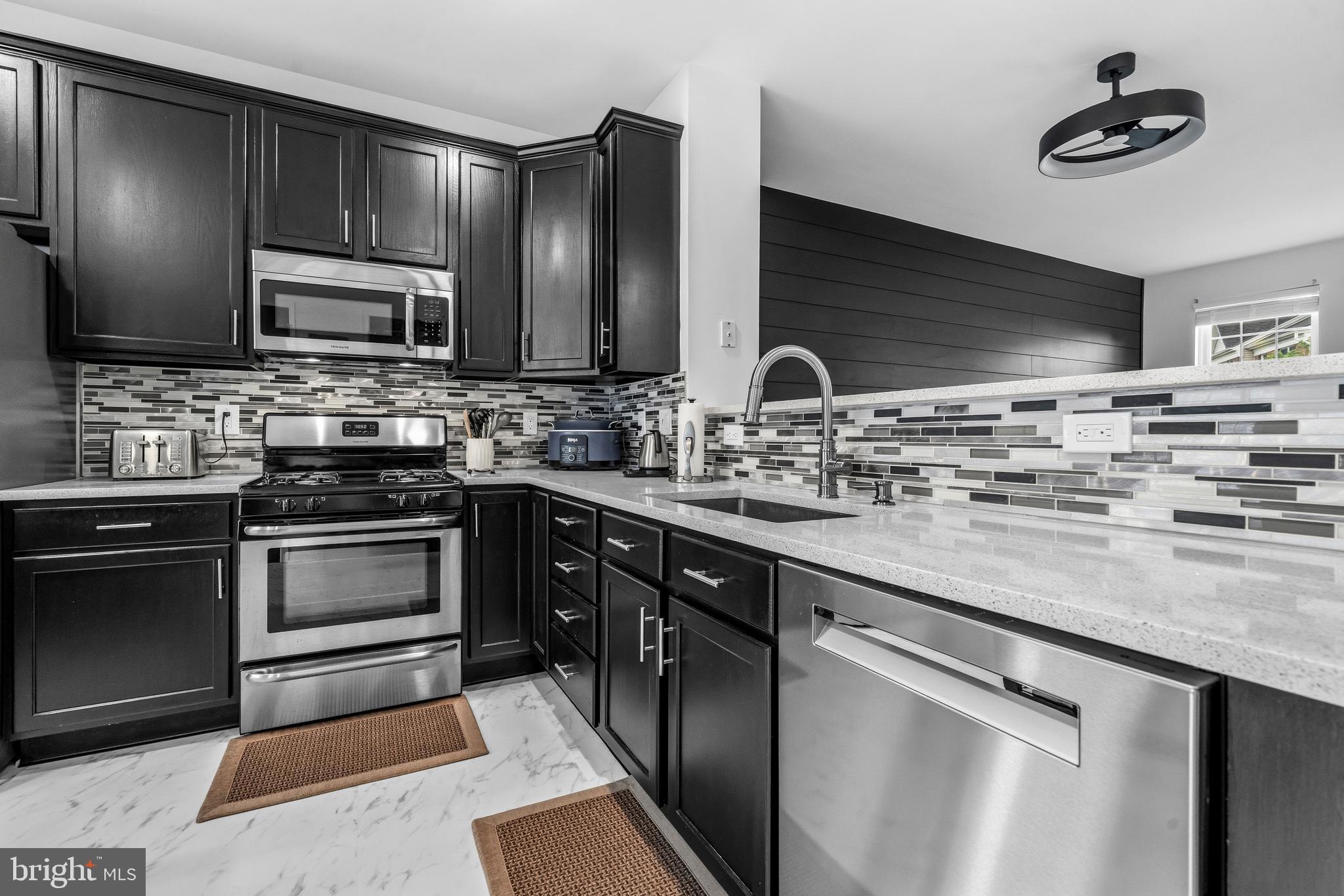 SOUTH RIDING - Residential