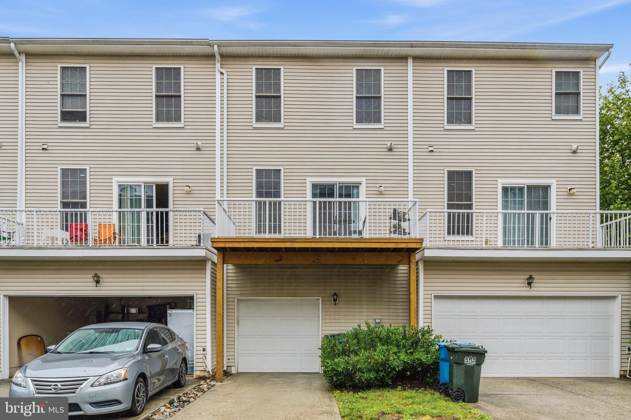 SOUTH RIDING - Residential