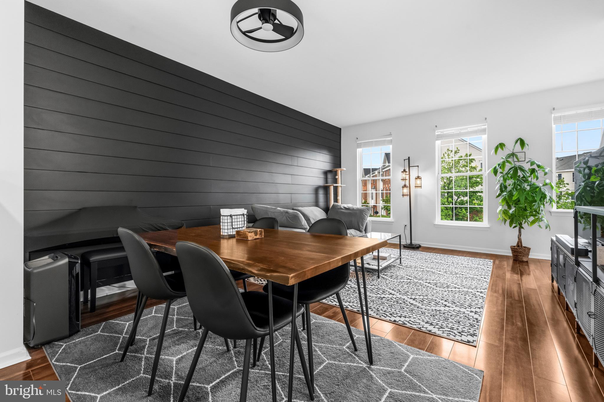 SOUTH RIDING - Residential