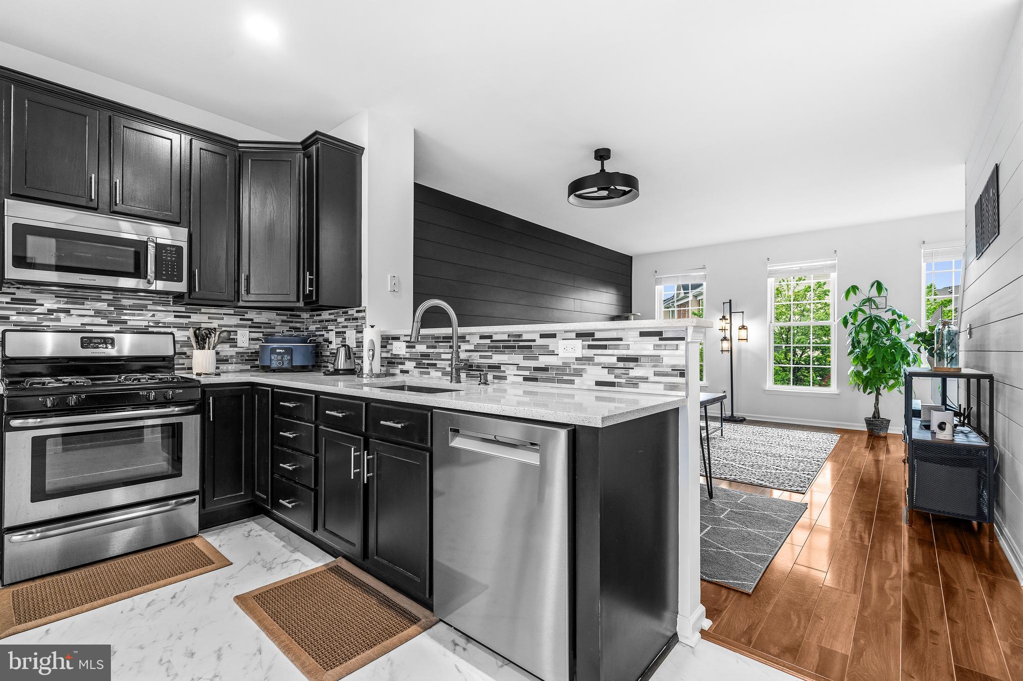 SOUTH RIDING - Residential