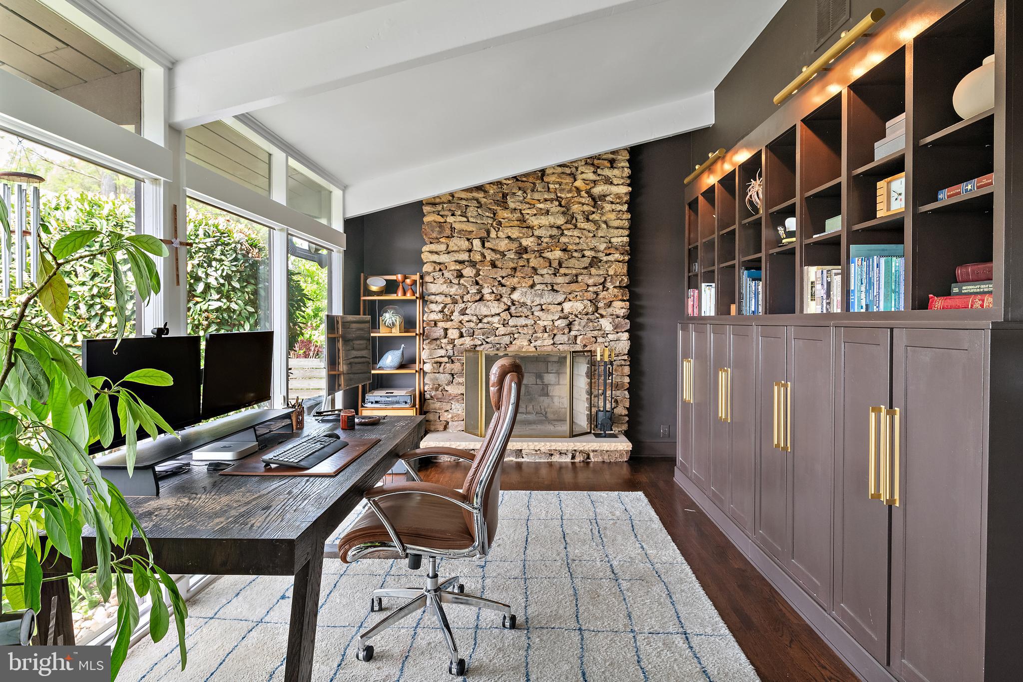 PENDENNIS MOUNT - Residential