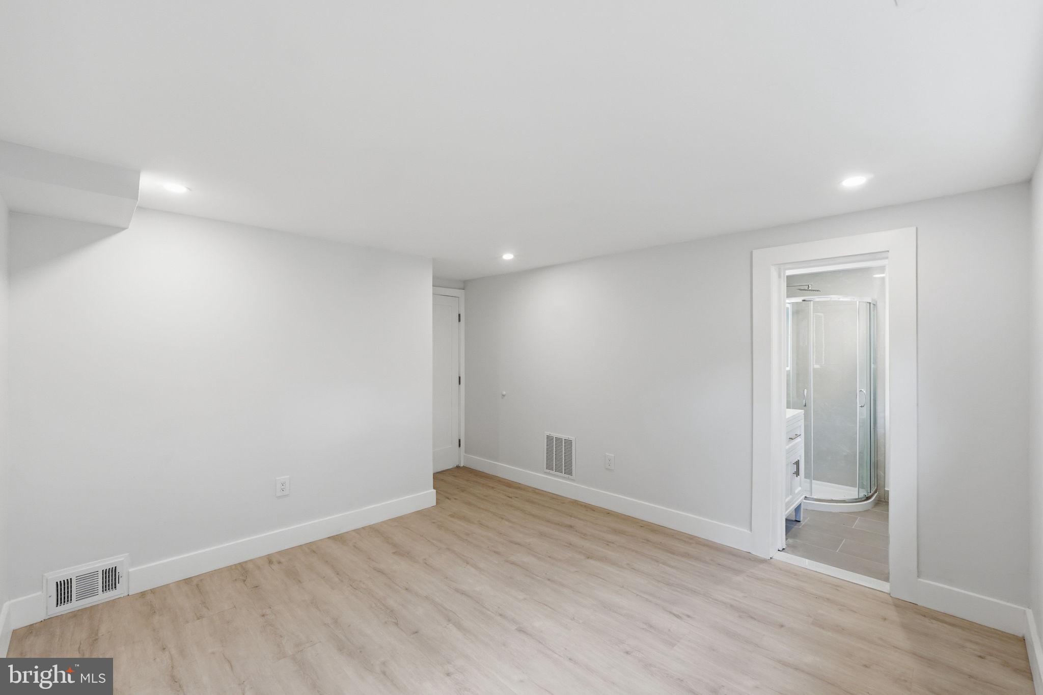 BEL PRE WOODS - Residential