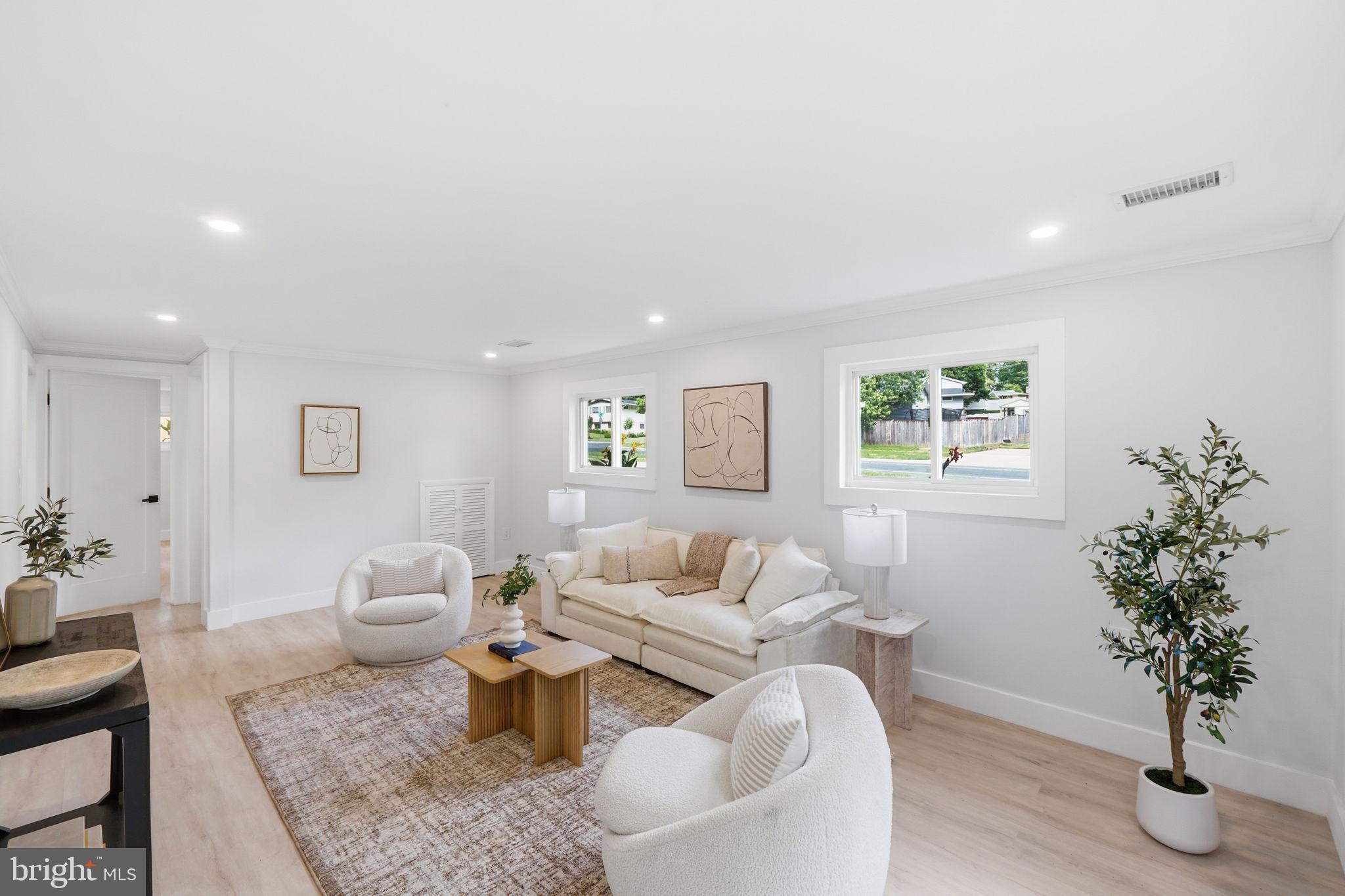 BEL PRE WOODS - Residential