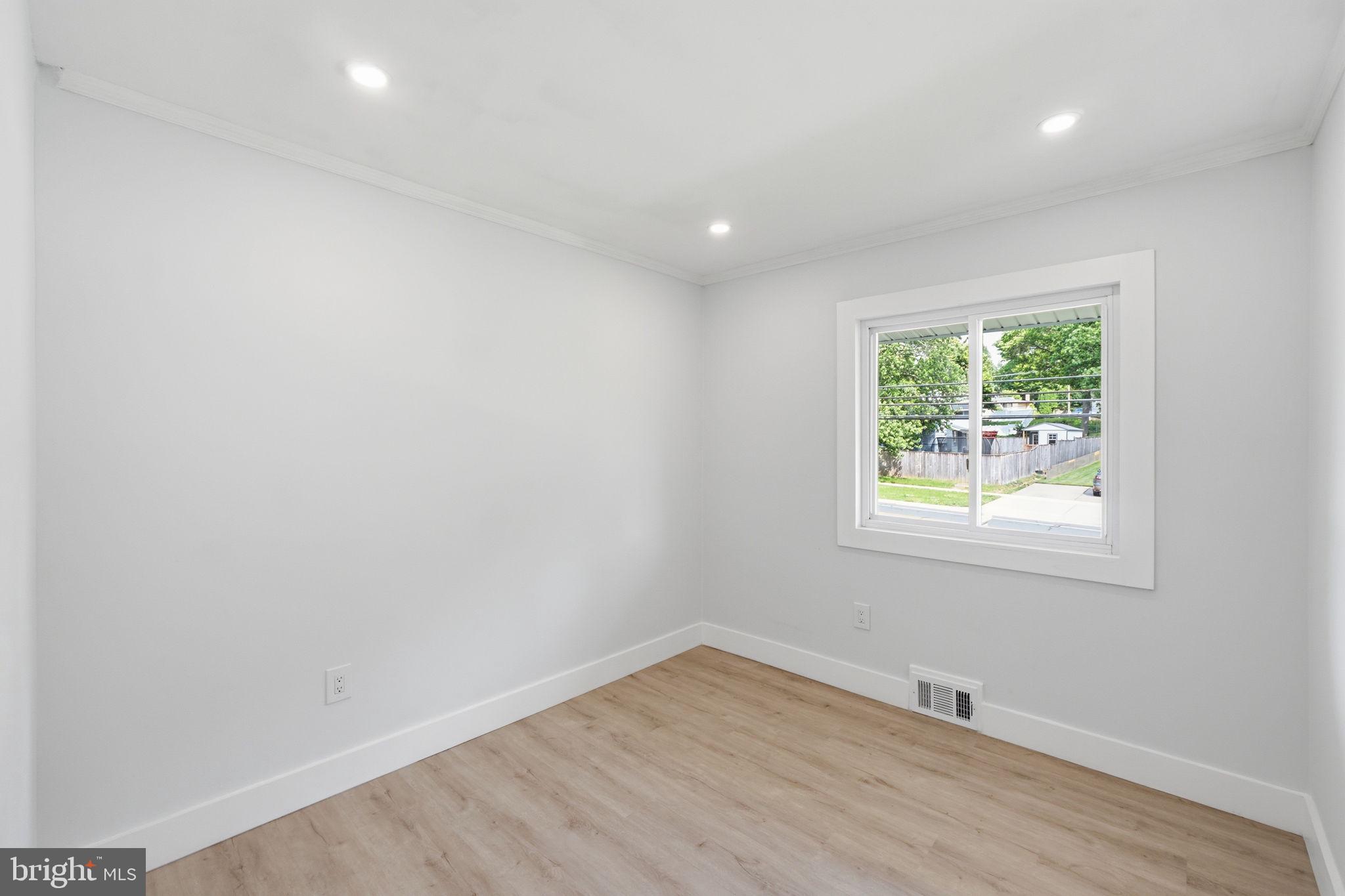 BEL PRE WOODS - Residential
