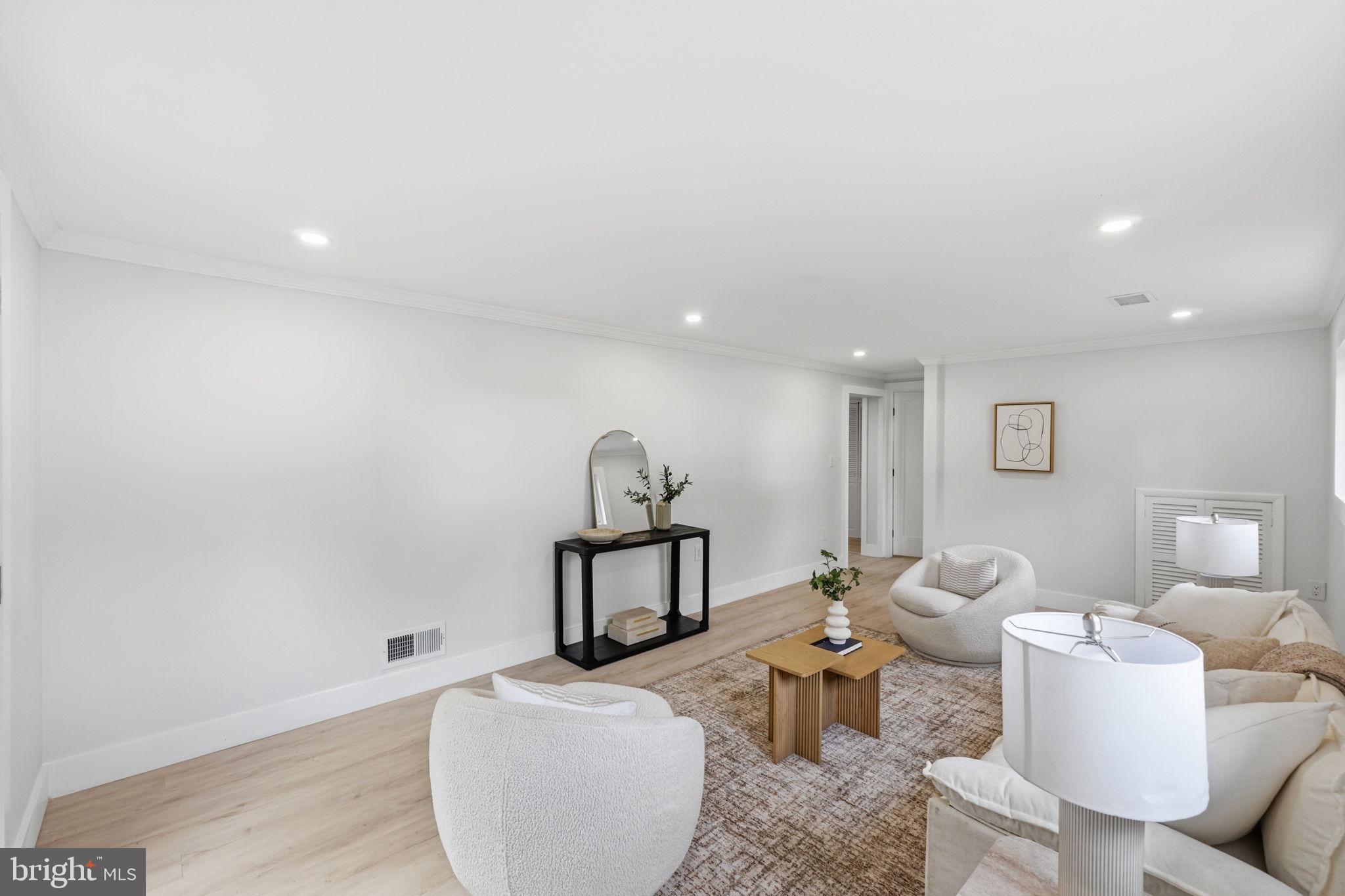 BEL PRE WOODS - Residential