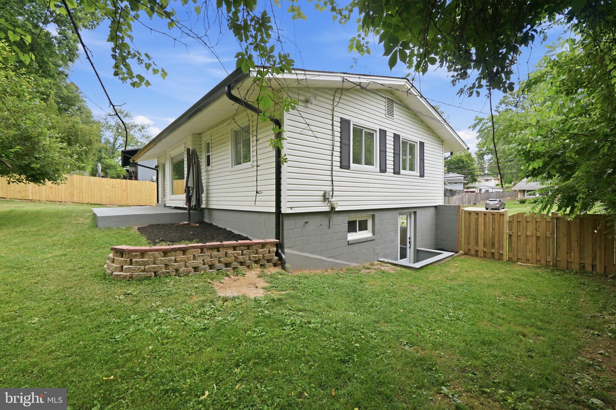 BEL PRE WOODS - Residential