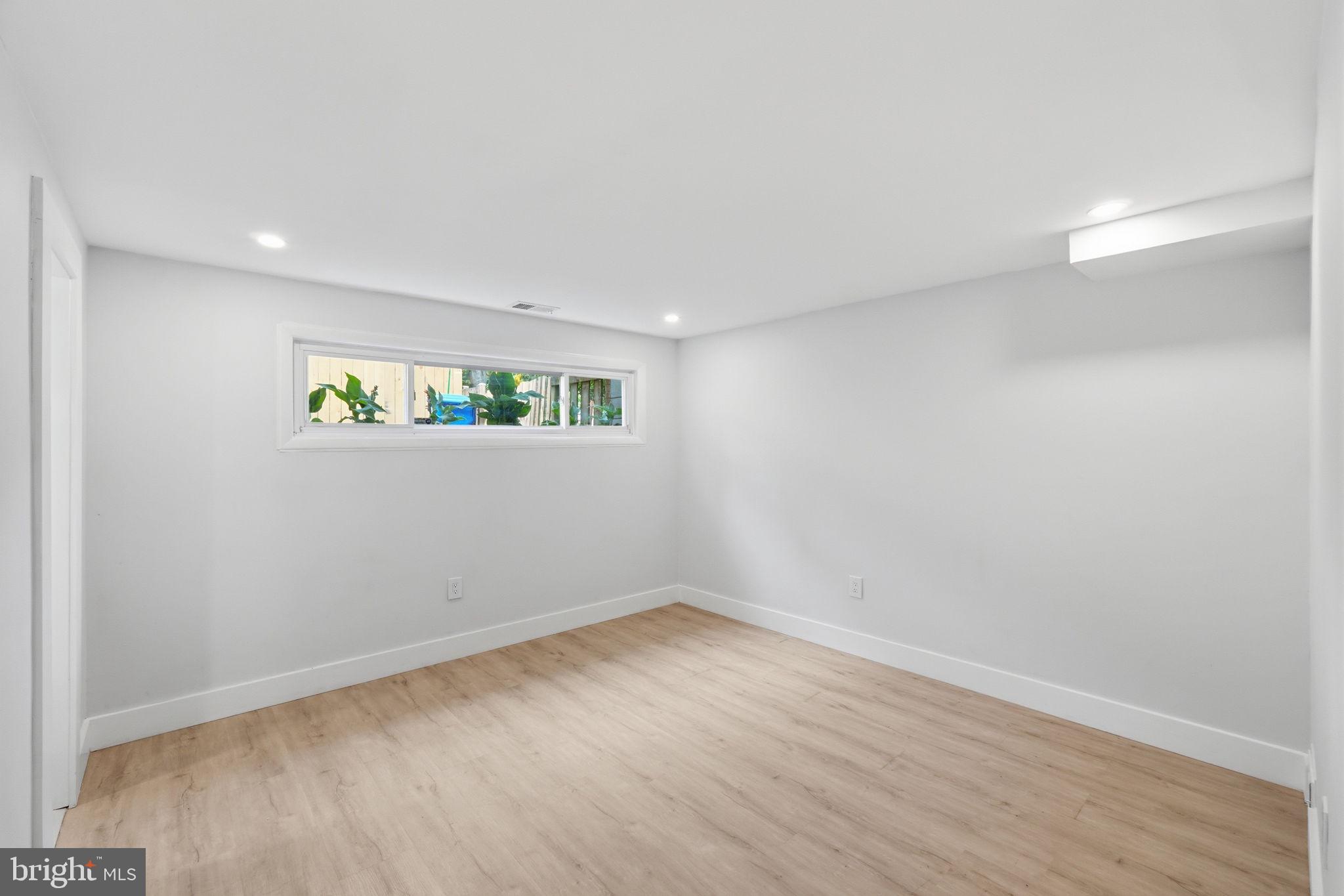 BEL PRE WOODS - Residential