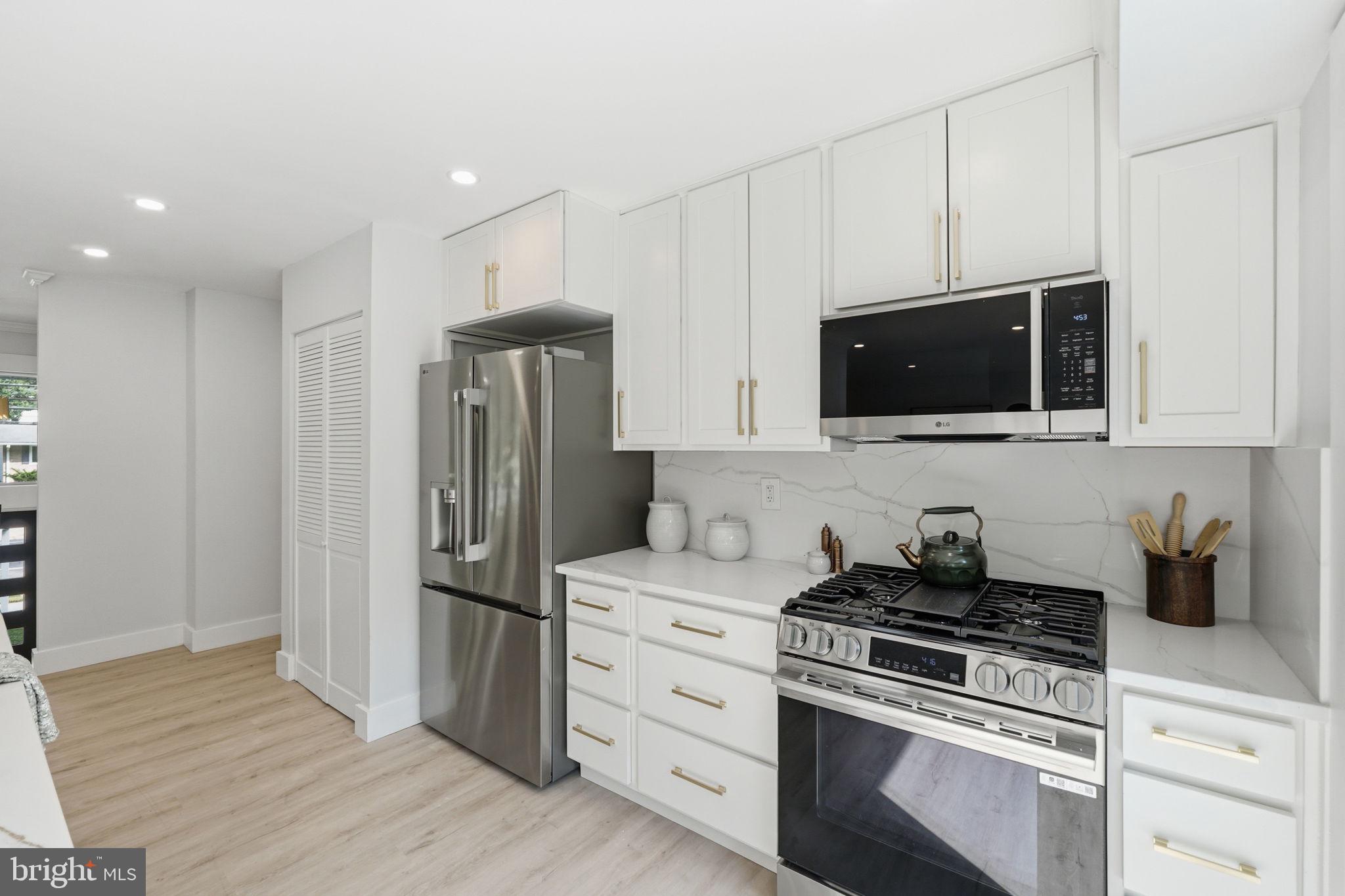 BEL PRE WOODS - Residential
