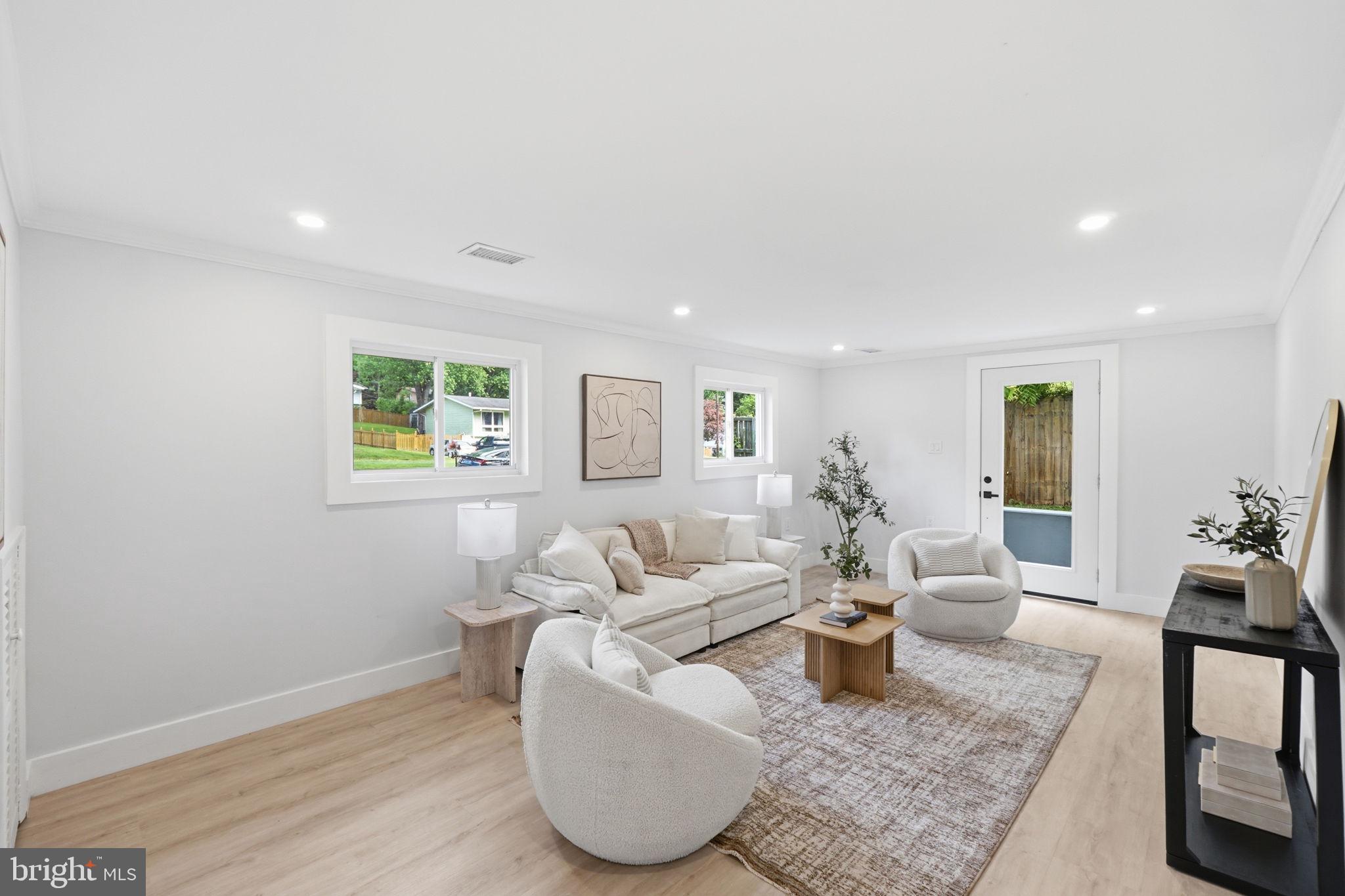 BEL PRE WOODS - Residential