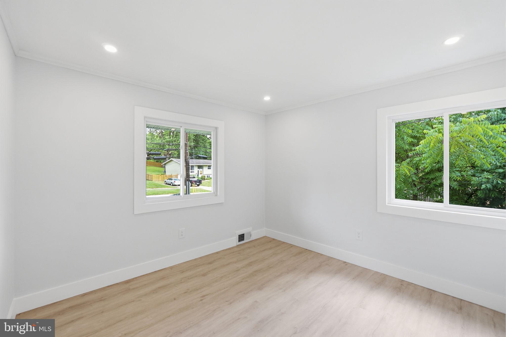BEL PRE WOODS - Residential