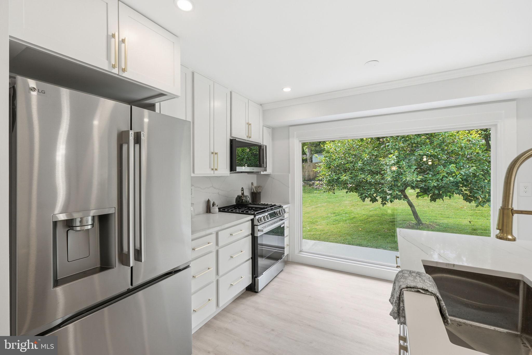 BEL PRE WOODS - Residential