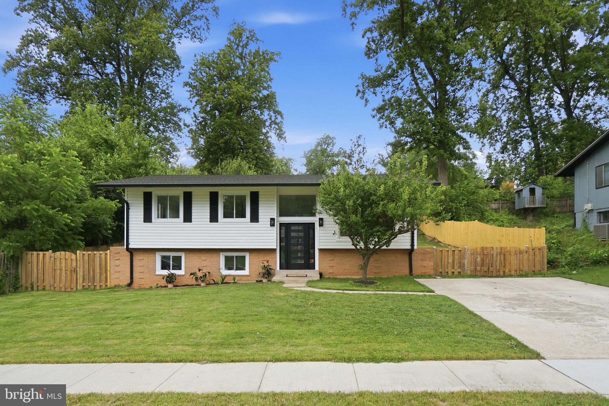 BEL PRE WOODS - Residential