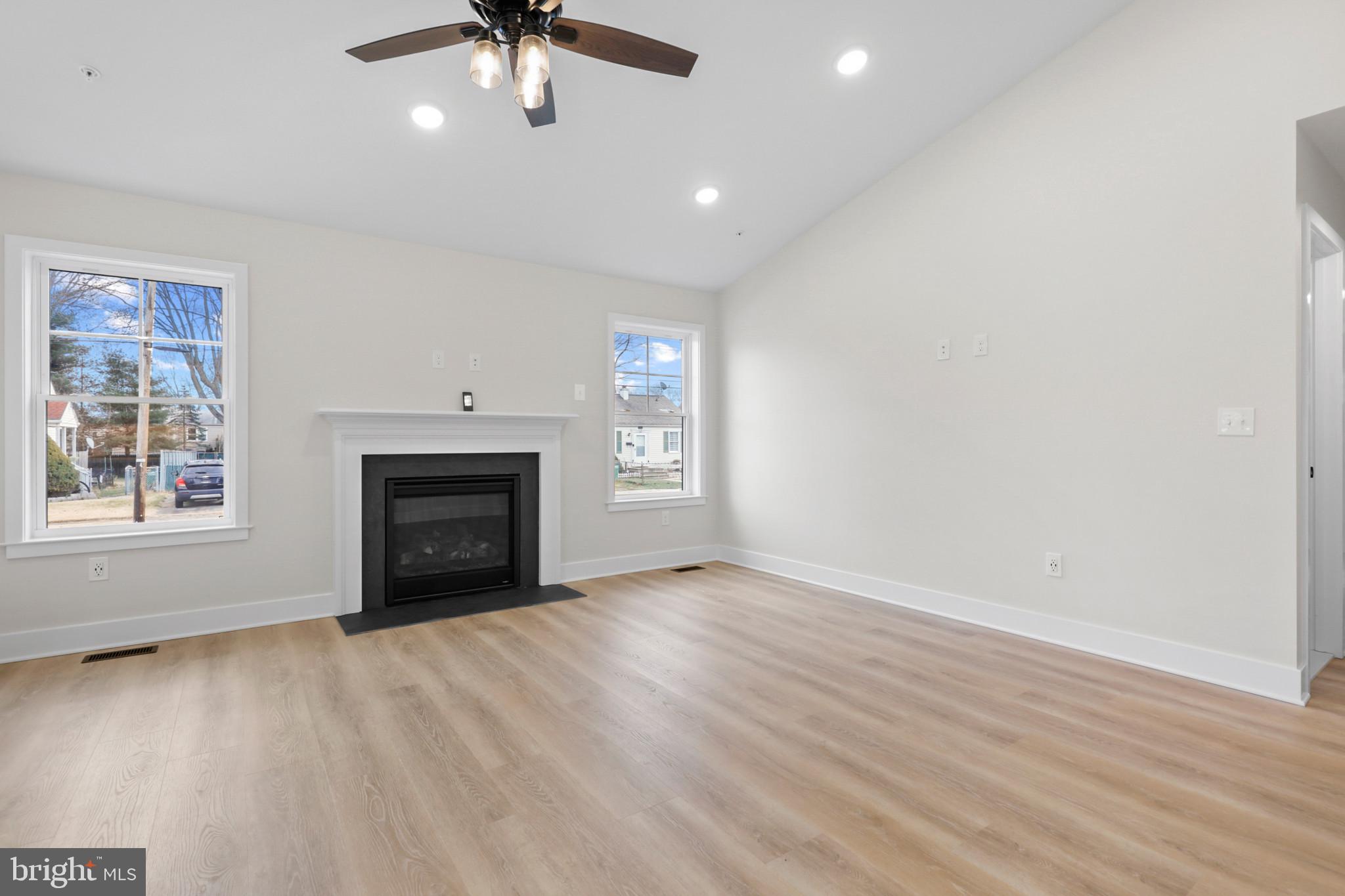LYNDHURST - Residential