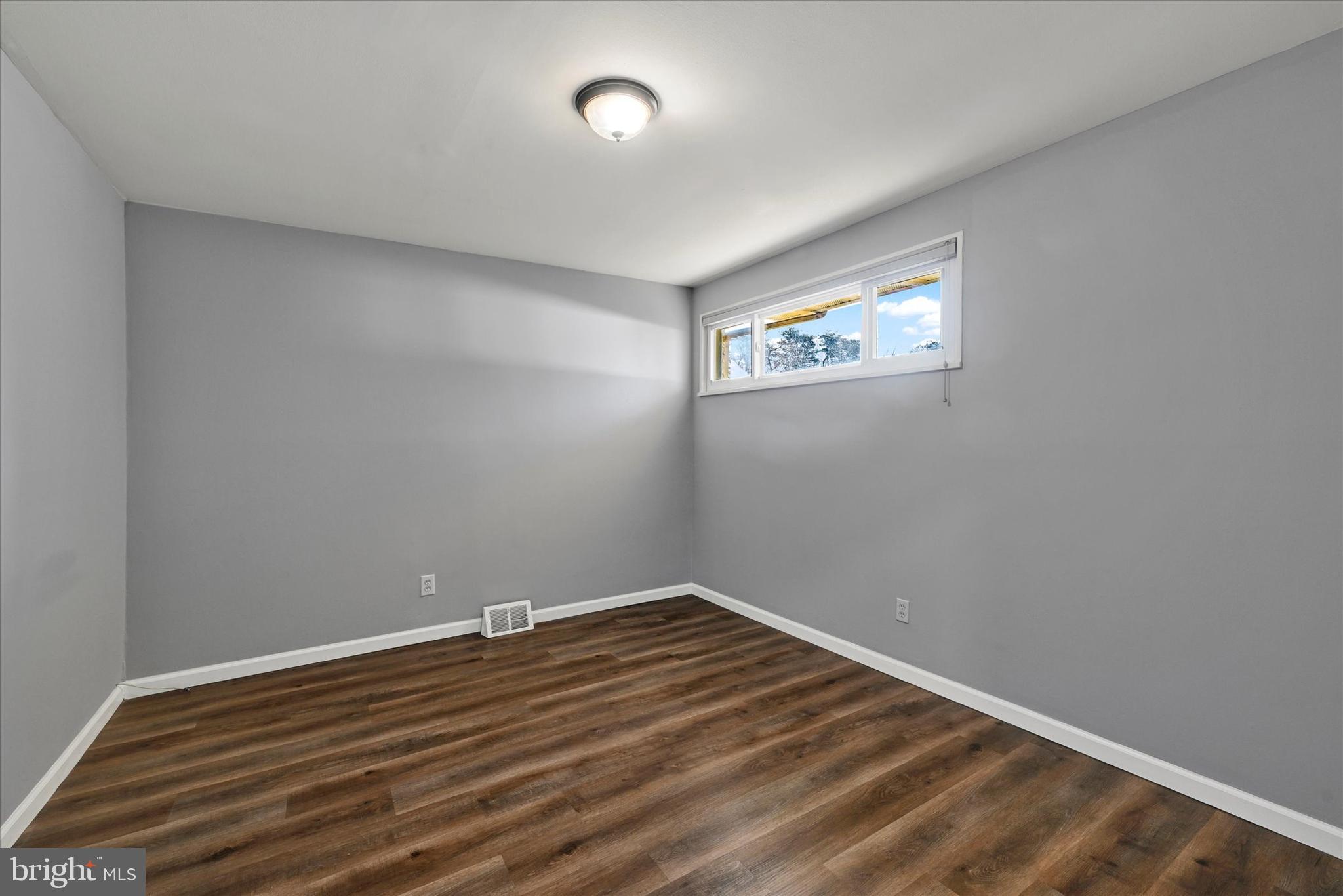 CEDARHURST - Residential