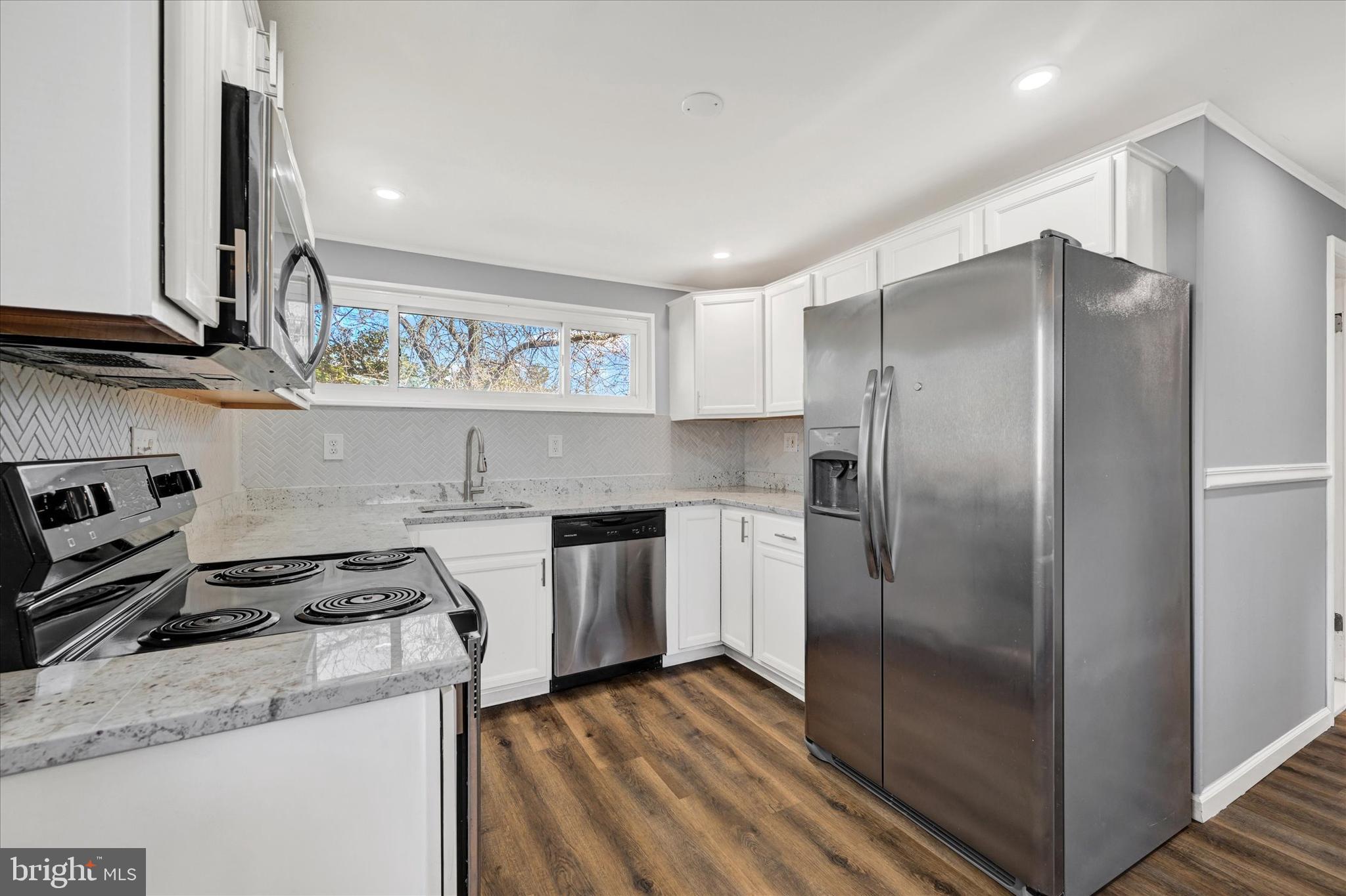 CEDARHURST - Residential