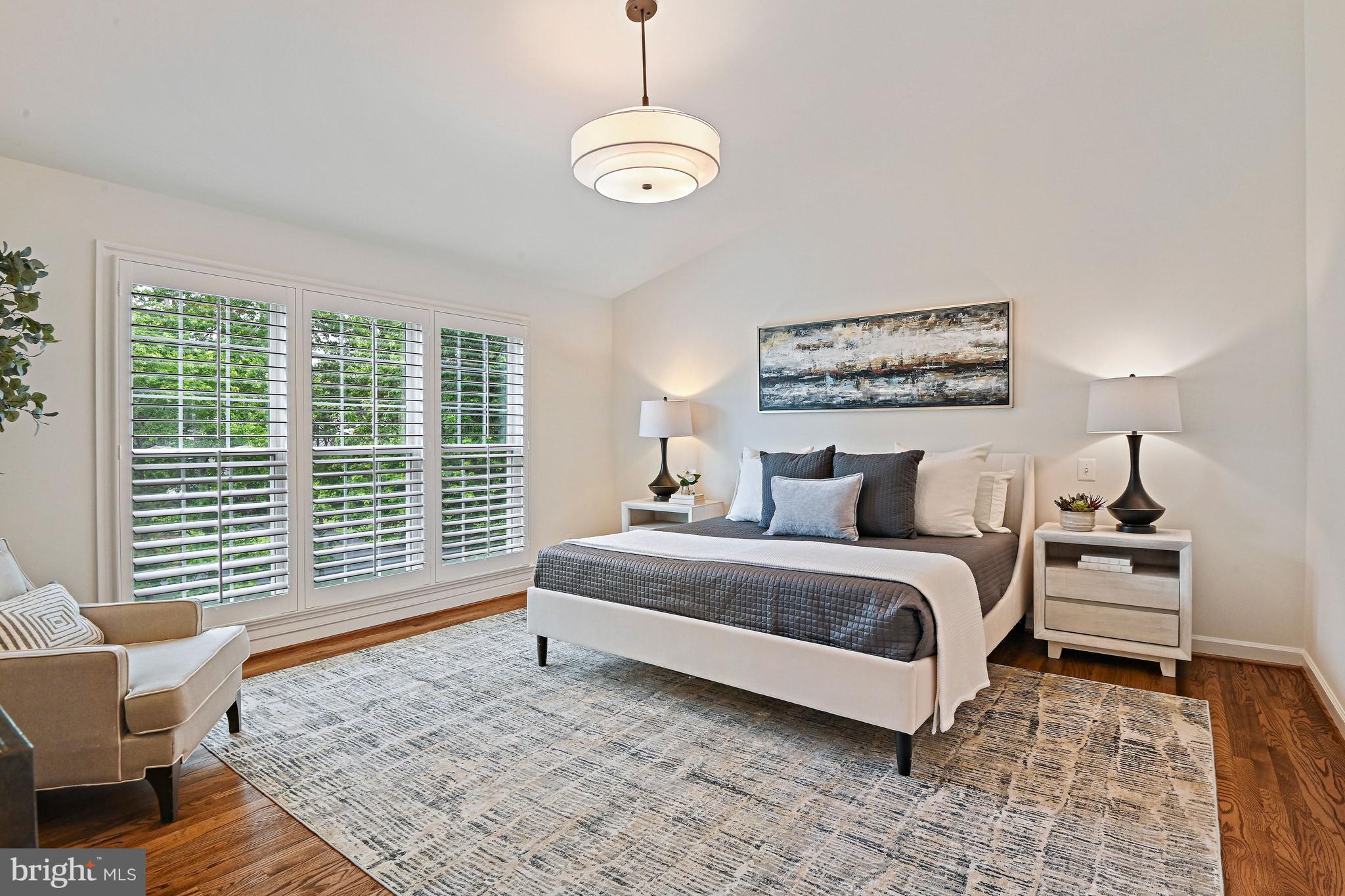 COURTHOUSE OAKS - Residential