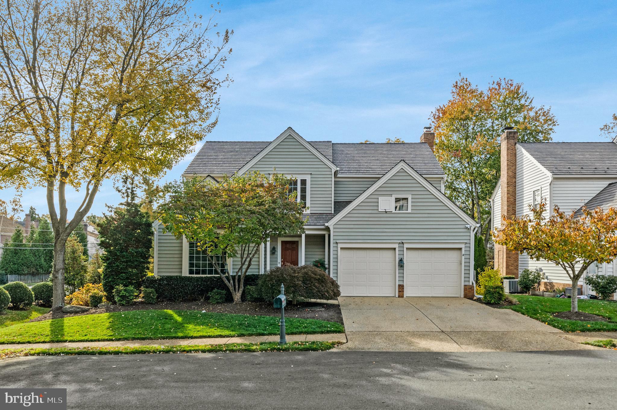 COURTHOUSE OAKS - Residential