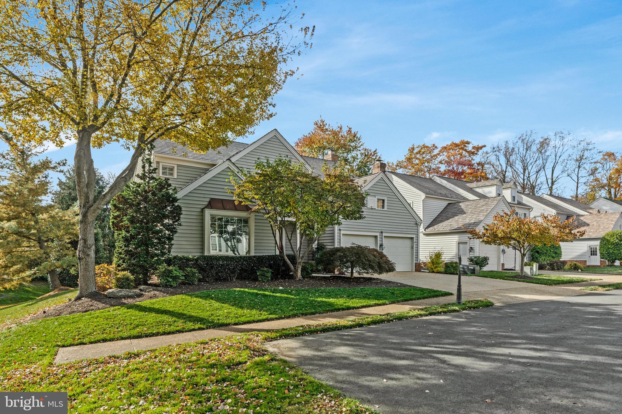 COURTHOUSE OAKS - Residential