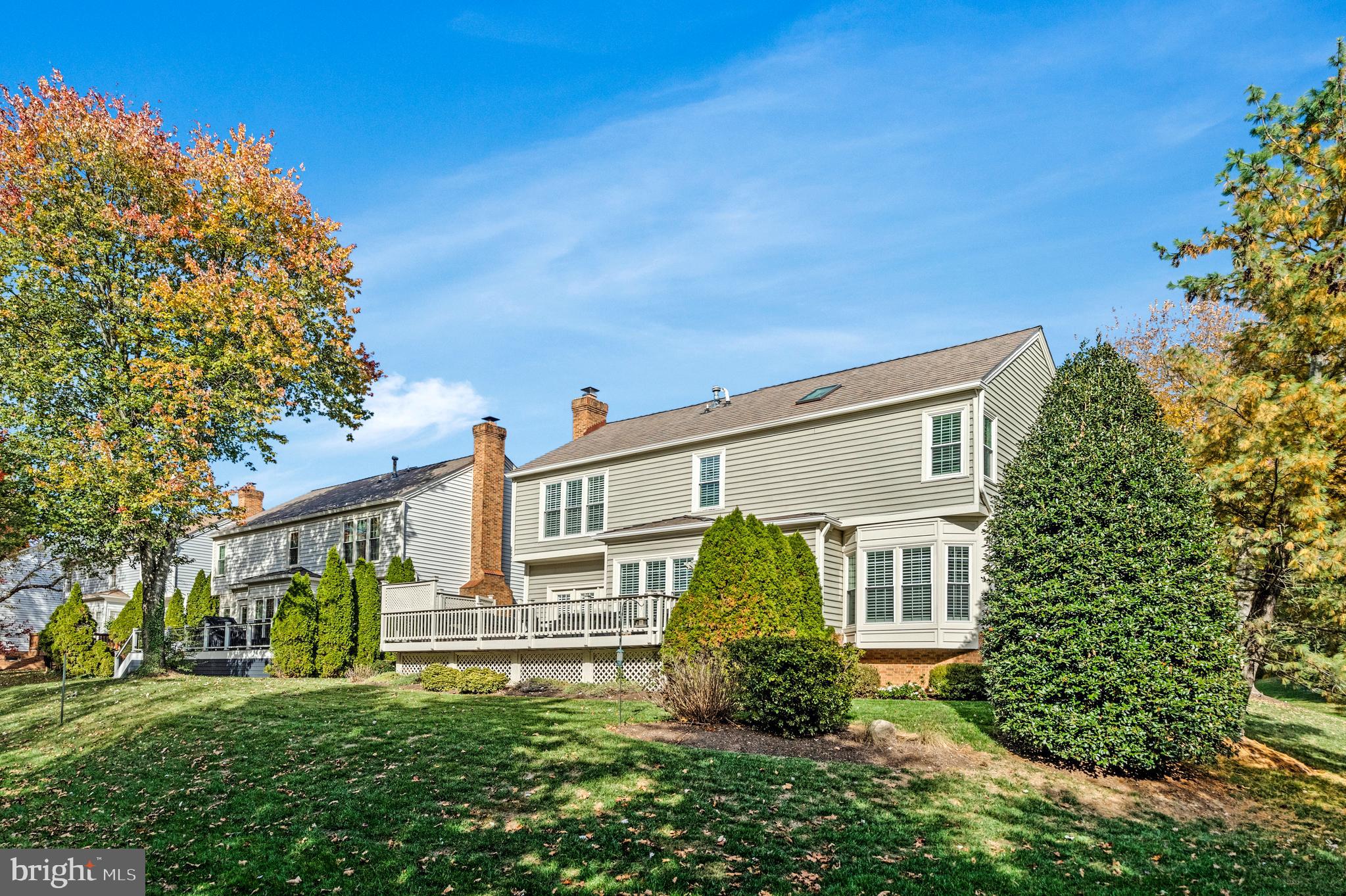 COURTHOUSE OAKS - Residential