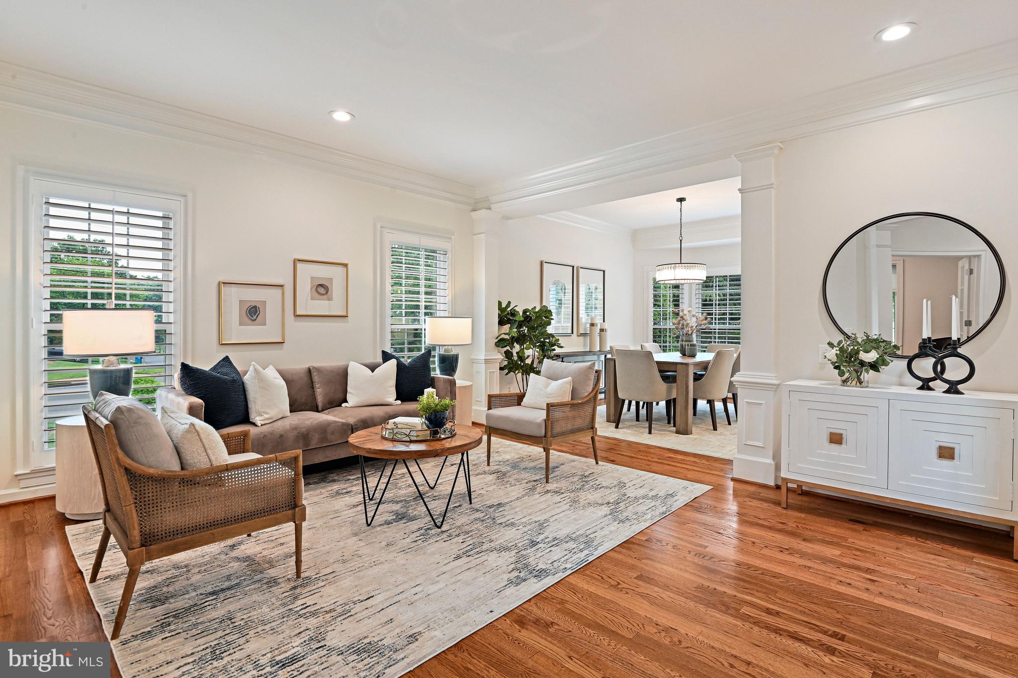 COURTHOUSE OAKS - Residential