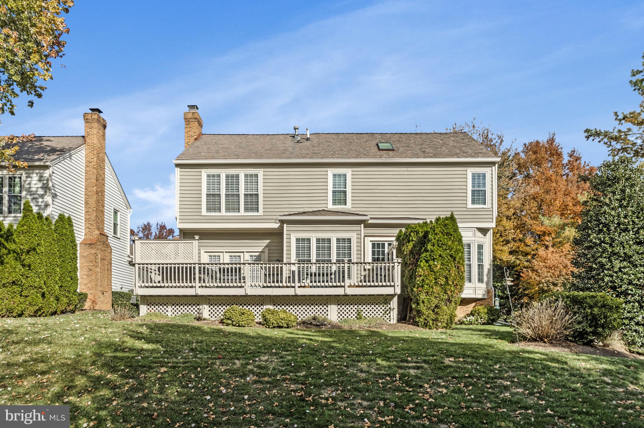 COURTHOUSE OAKS - Residential