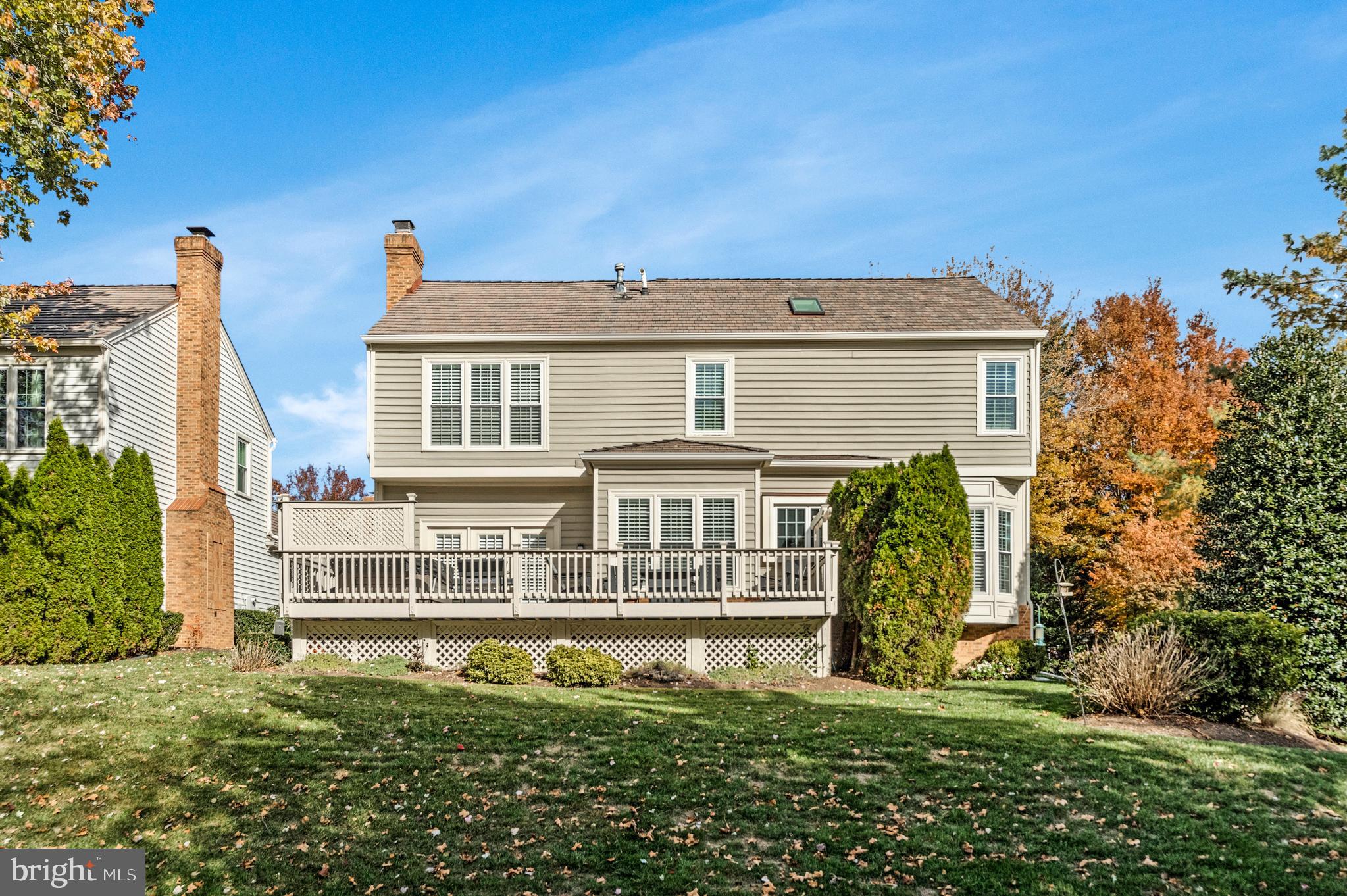 COURTHOUSE OAKS - Residential