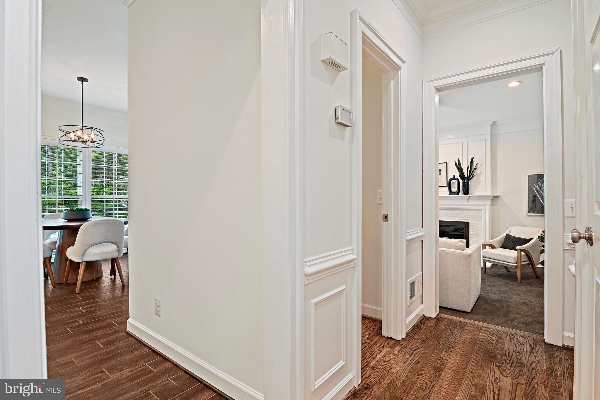 COURTHOUSE OAKS - Residential