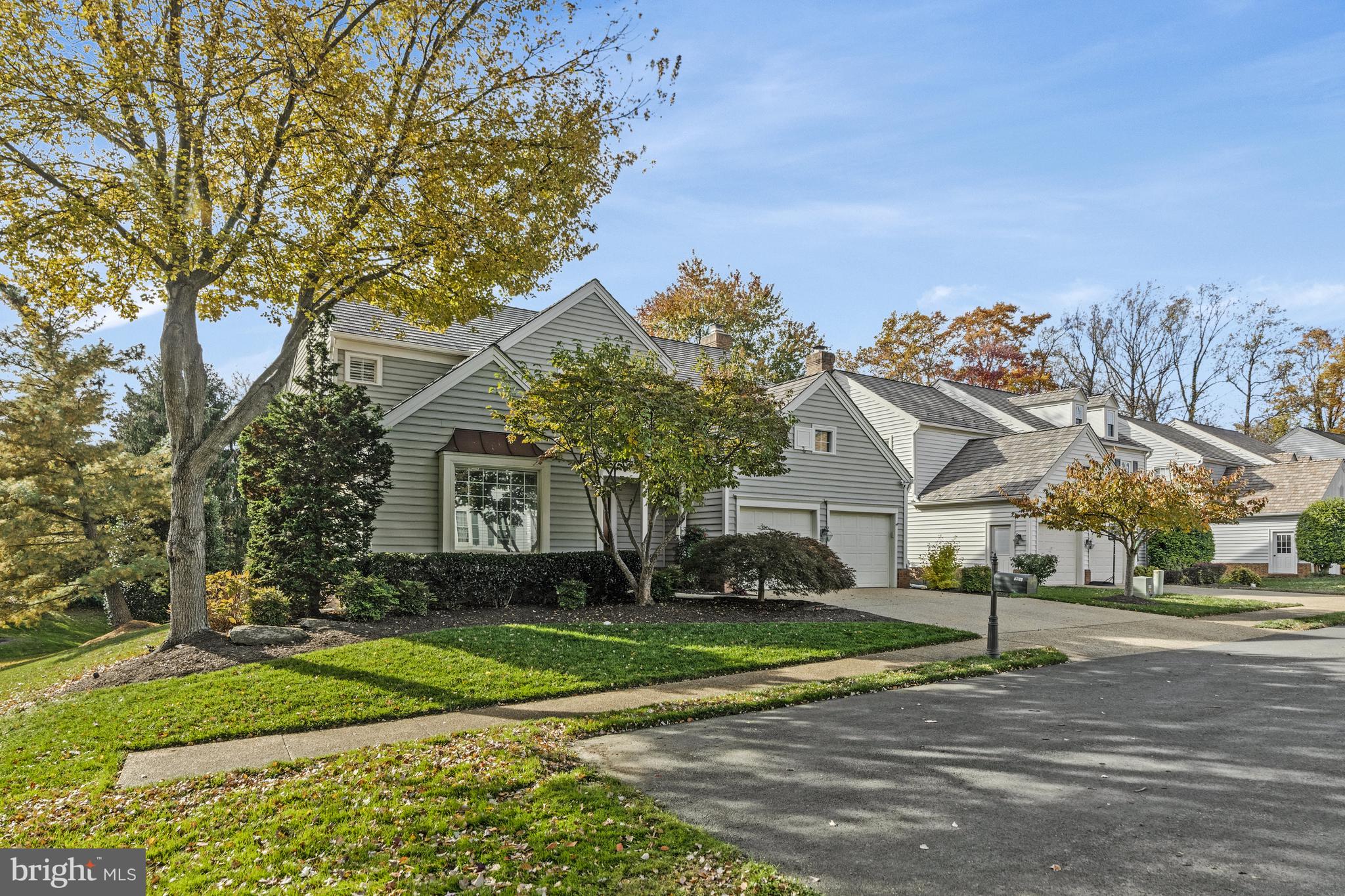 COURTHOUSE OAKS - Residential