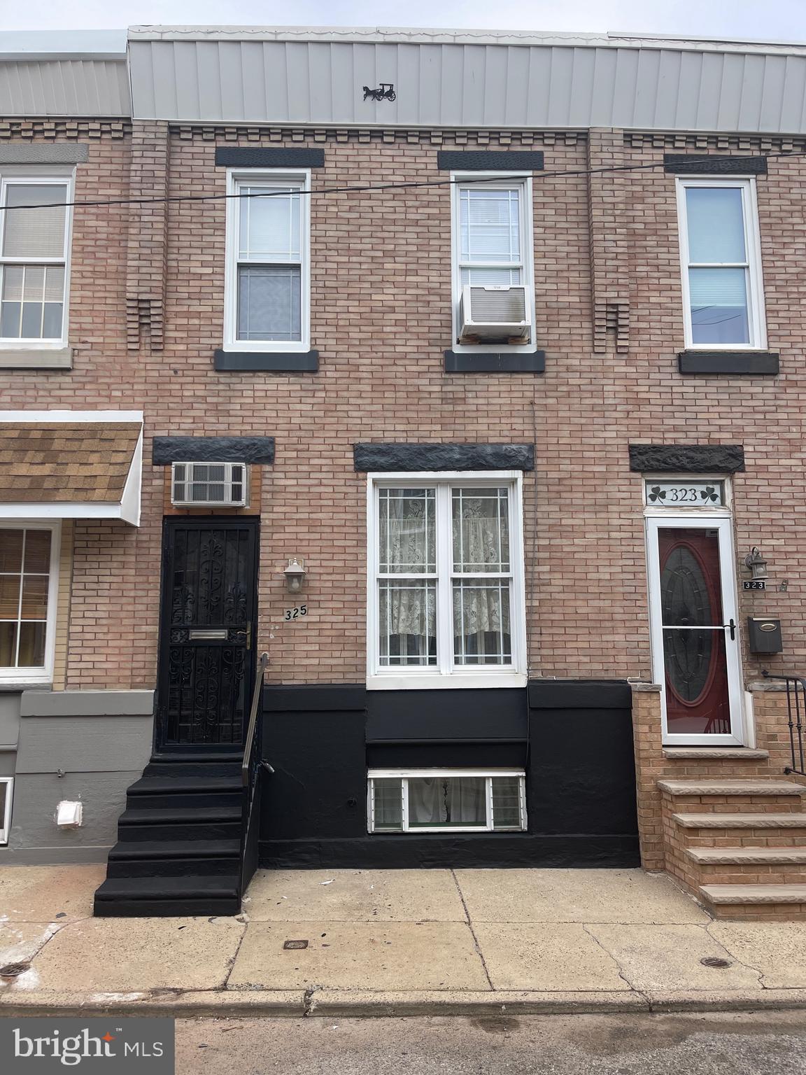 Very desirable block in the Whitman neighborhood that offers 3 nice size bedrooms with 3 piece bath.  
Powder room on first floor.  Semi finished basement with good height.  Solid home that needs some updating.   Great starter home with tons of potential.  Convenient to center city, all major highways and bridges, shopping , restaurants and sports complex.  Priced to Sell!