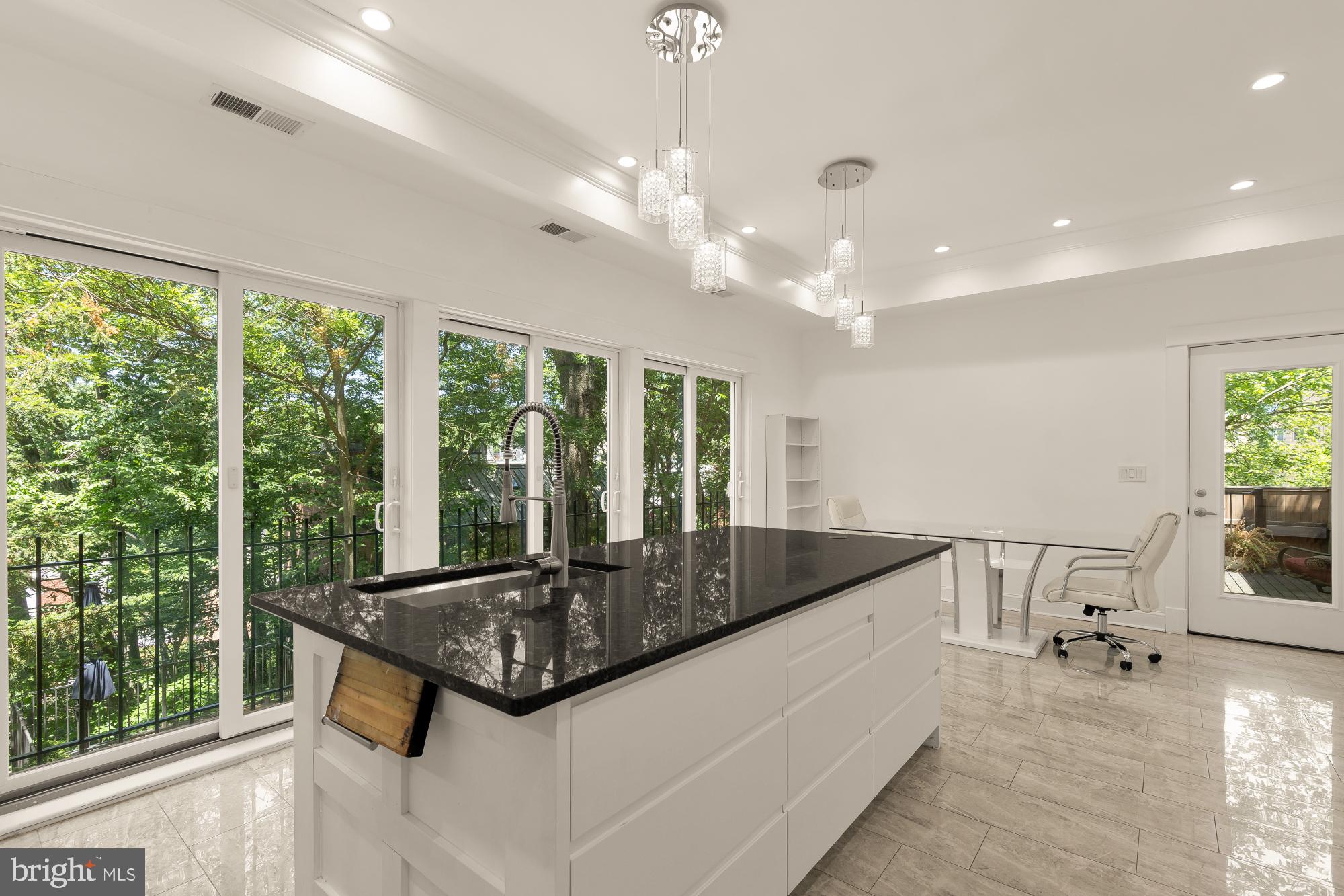 MOUNT PLEASANT - Residential