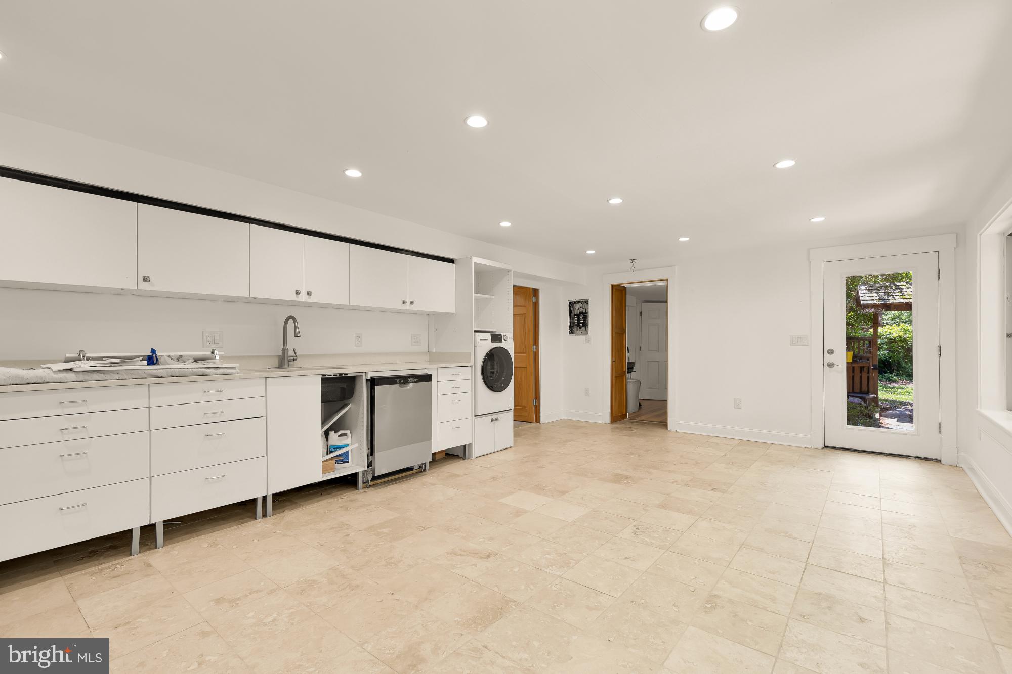 MOUNT PLEASANT - Residential