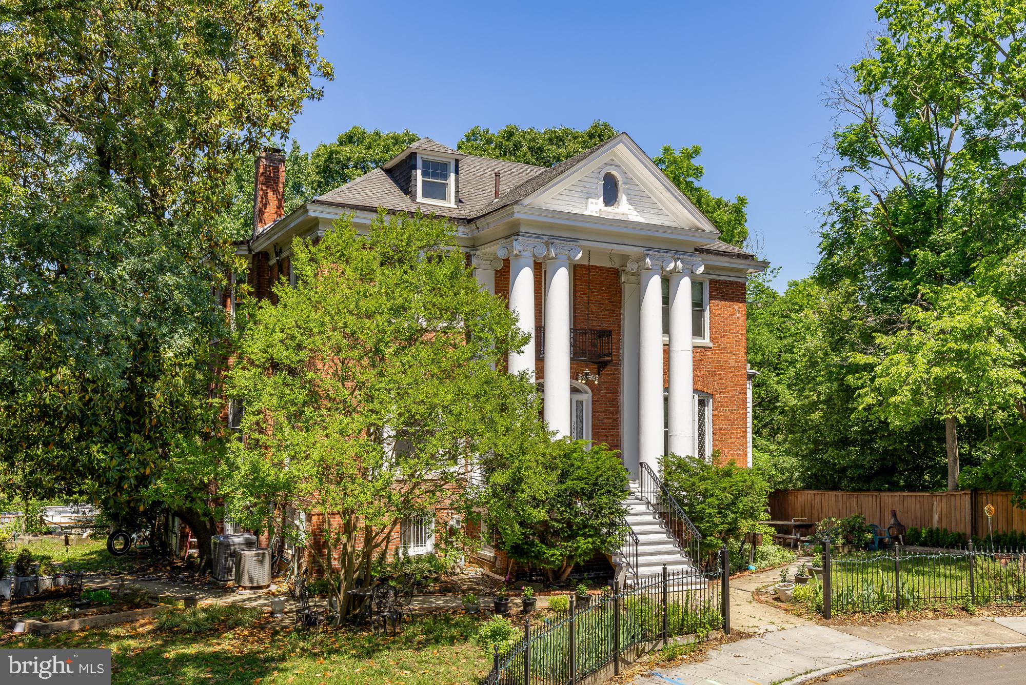 MOUNT PLEASANT - Residential