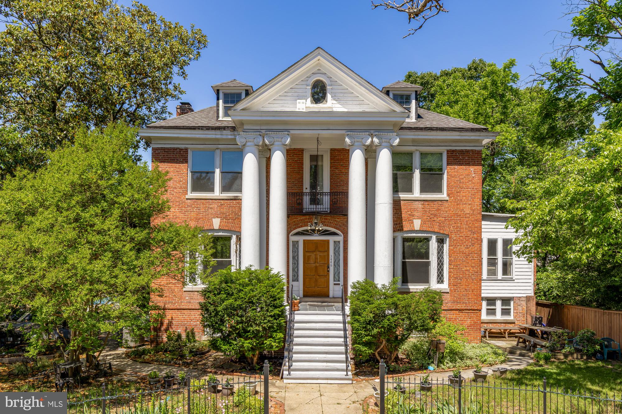 MOUNT PLEASANT - Residential