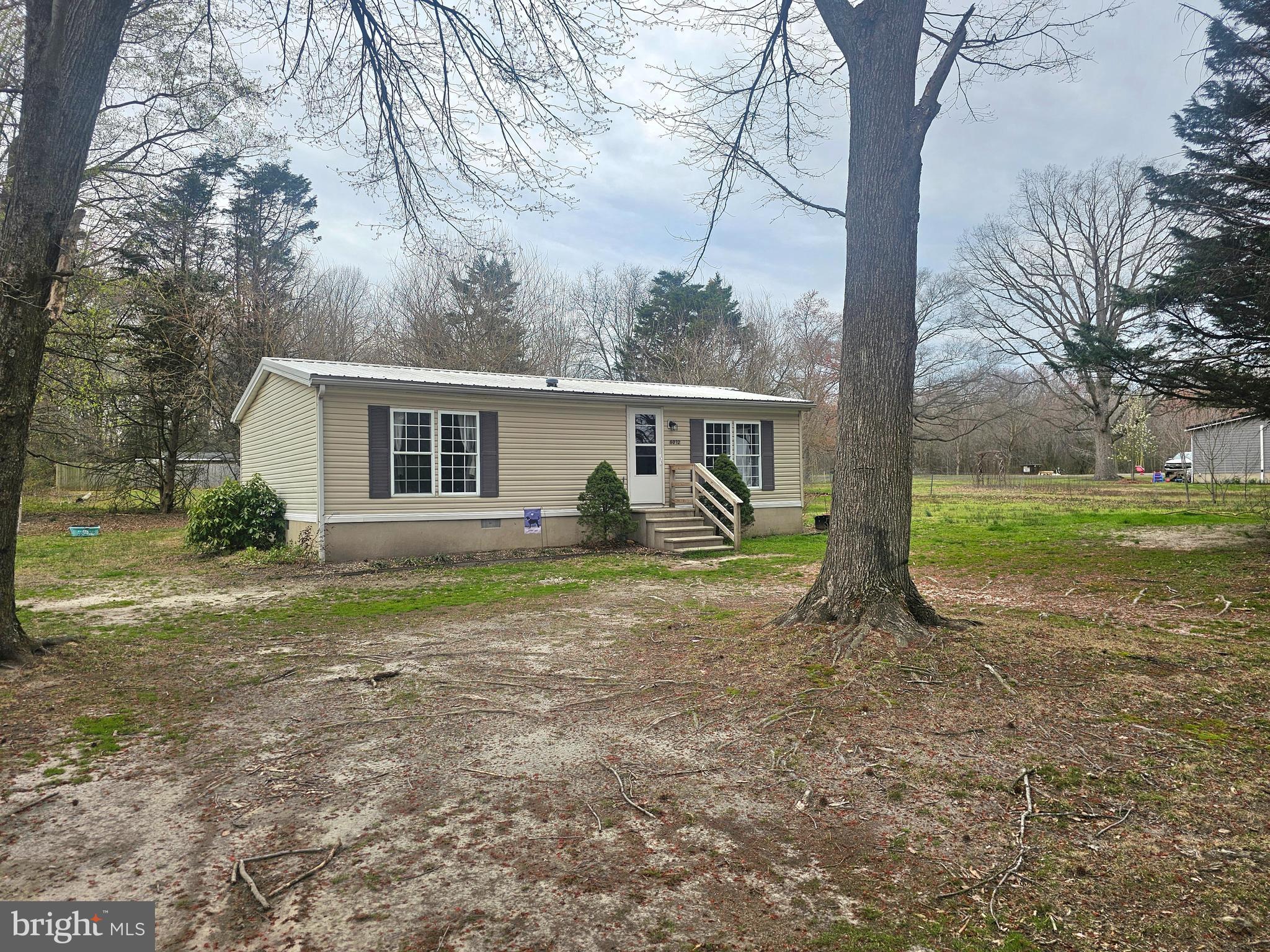 Wonderful newly remodeled home nestled on 2 acres.   One level detached home conveniently located a short distance to Denton, schools, shopping, food and more.  
Tenant is responsible for lawn care, utilities, and minor maintenance.  The Rentspree application is required for all potential residents 18 or older.
non refundable pet fee $500
Large flat screen TV left in Living area for tenant use.
*Landlord requires a minimum 700 credit score for consideration.  Income to be 3 times the monthly lease amount.  During the term of the lease, tenants shall maintain, at tenants expense the following policies of insurance, Renter's Insurance on all contents of the leased premises, and personal property located on the leased premises in an amount equal to 100% of "Full Replacement Cost".*