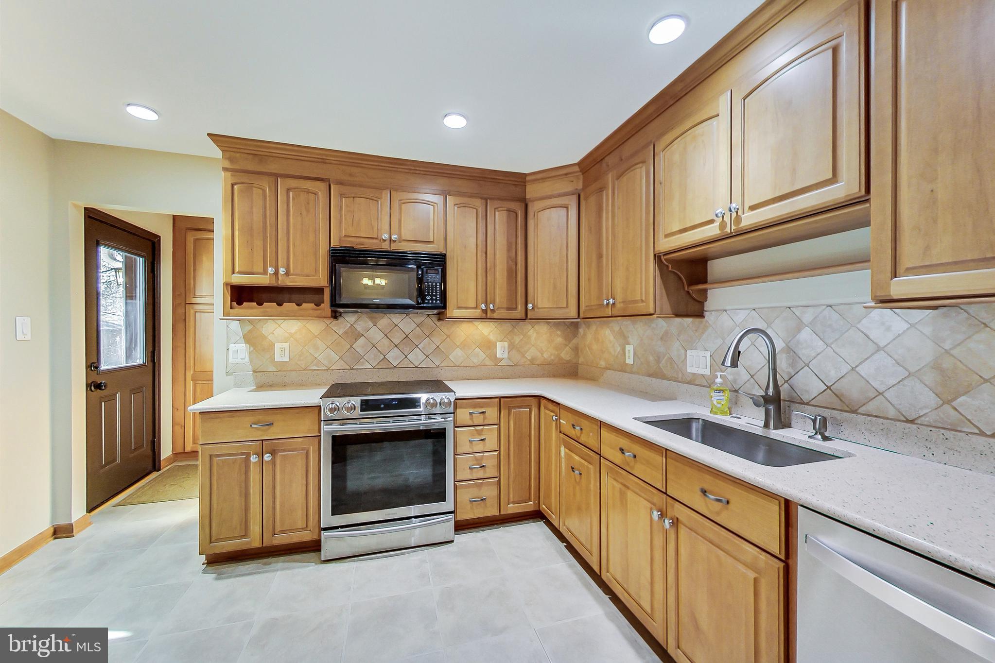 KENSINGTON KNOLLS - Residential