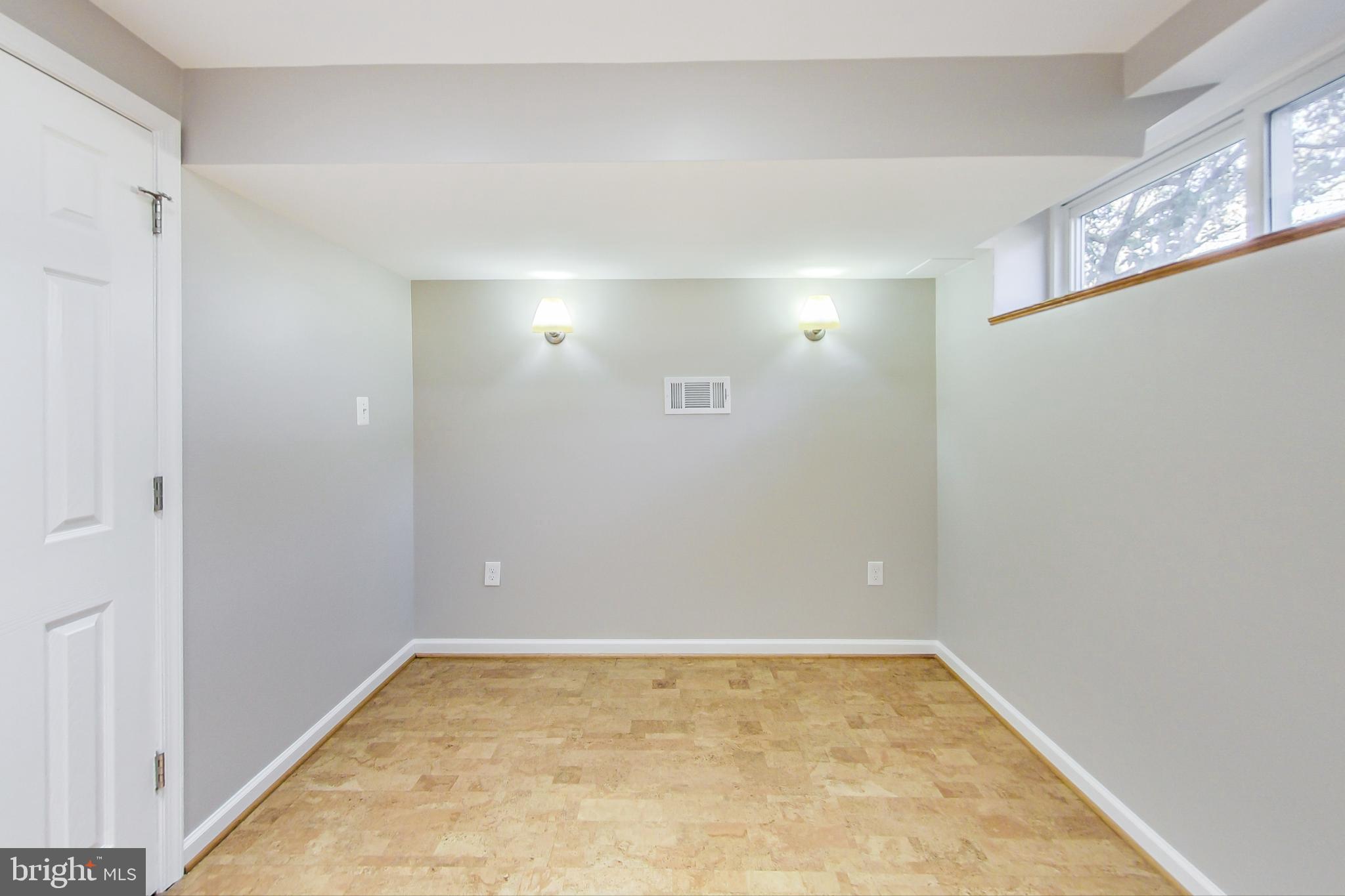 KENSINGTON KNOLLS - Residential