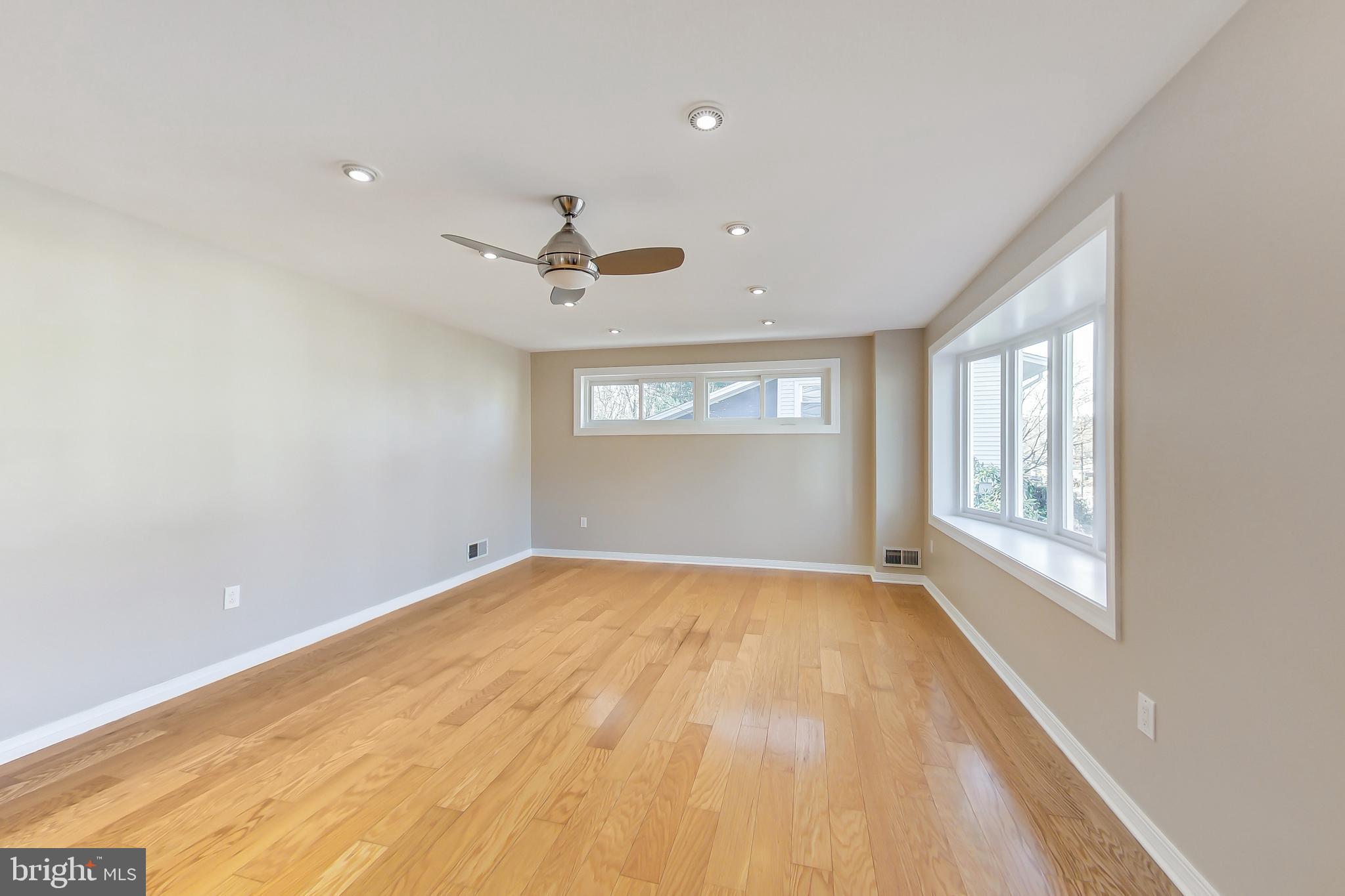 KENSINGTON KNOLLS - Residential