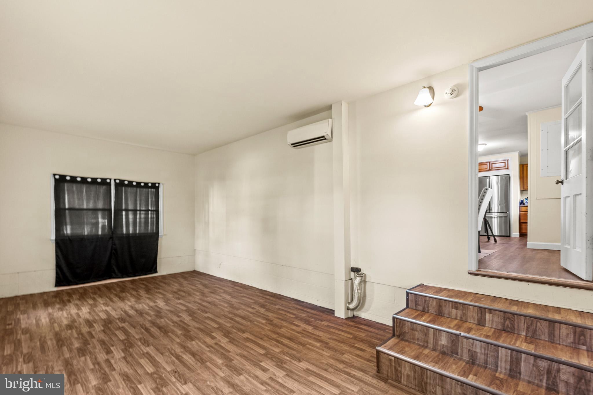 BAREFOOT ACRES - Residential