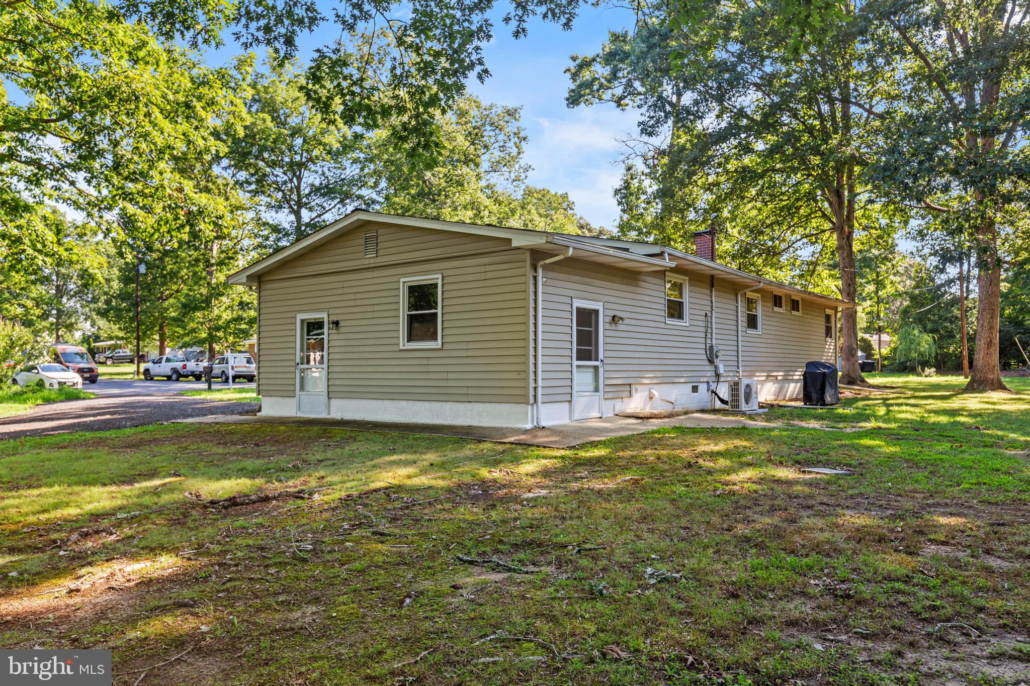 BAREFOOT ACRES - Residential