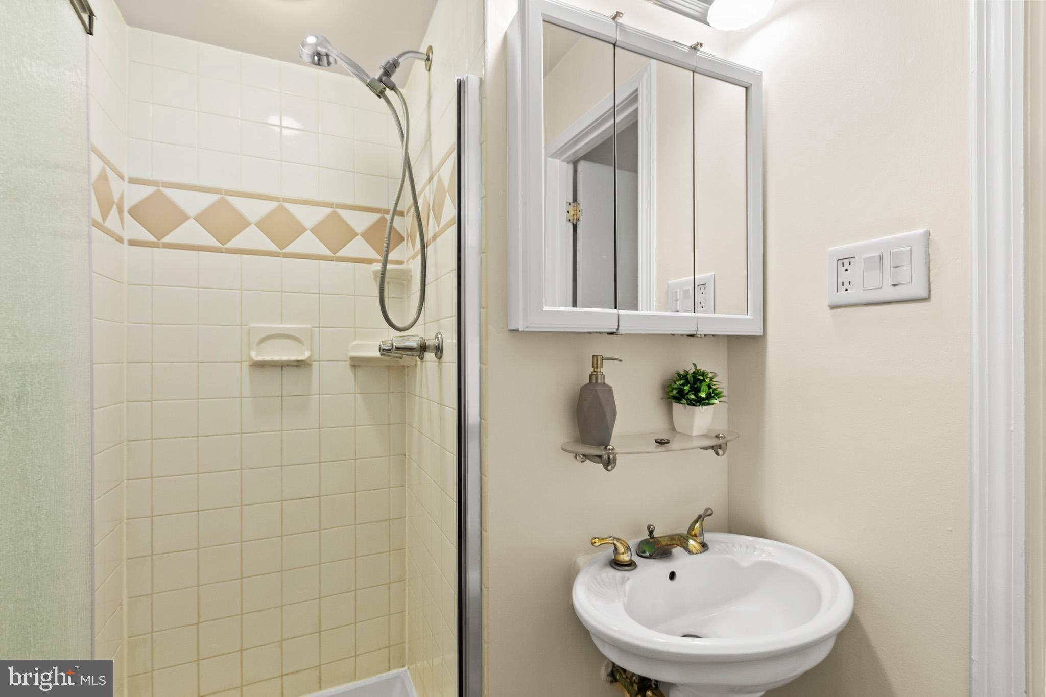 BAREFOOT ACRES - Residential