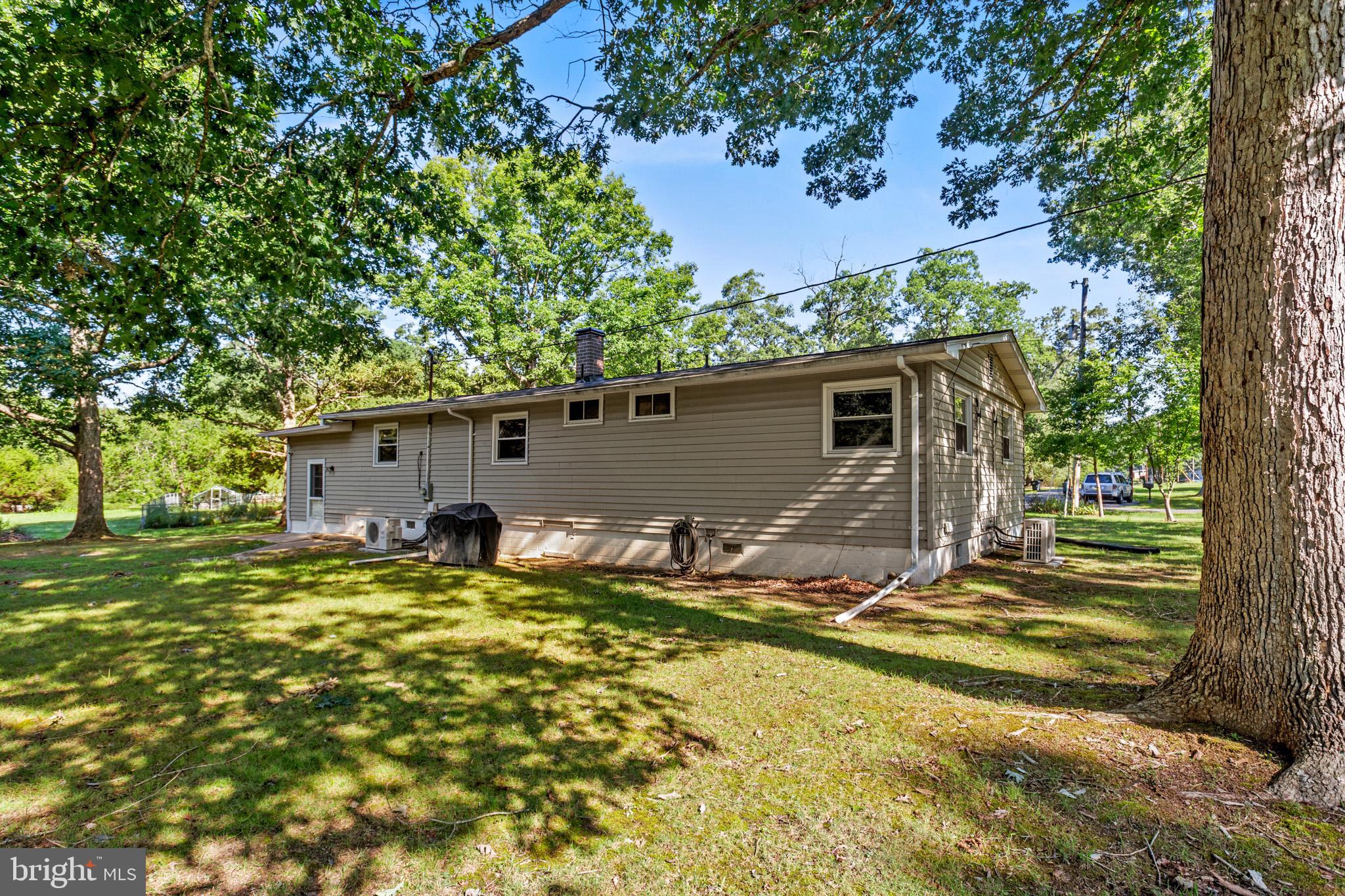 BAREFOOT ACRES - Residential