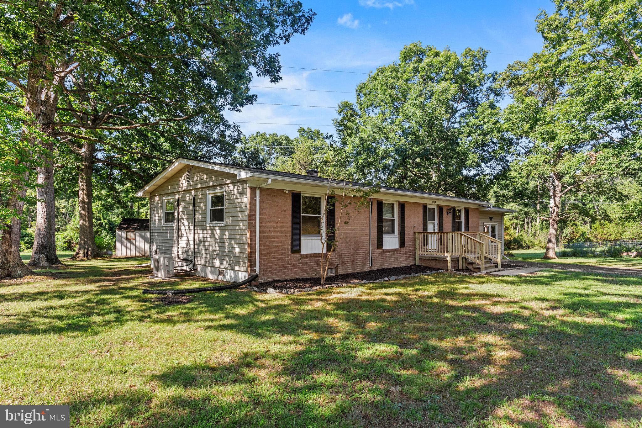 BAREFOOT ACRES - Residential