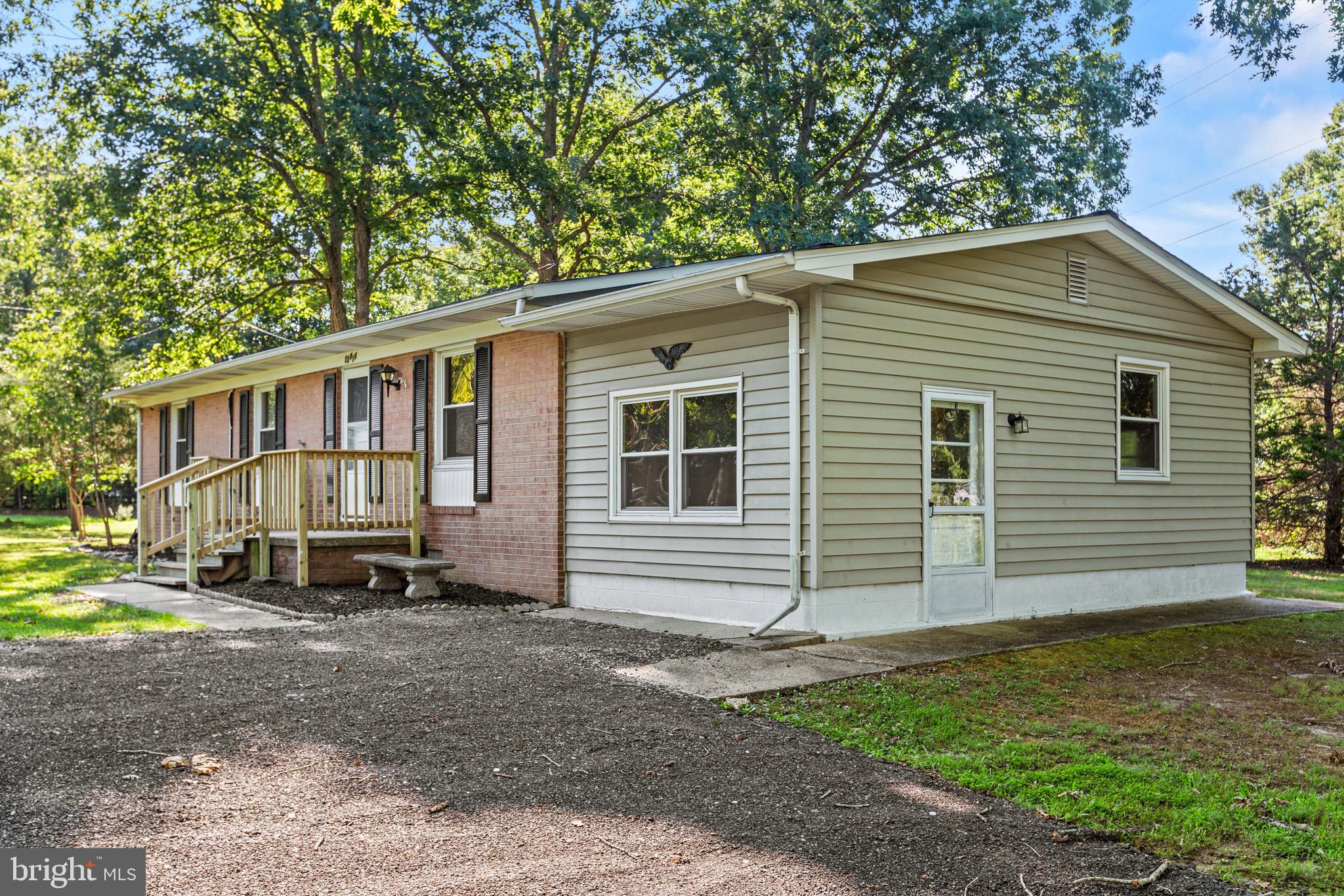 BAREFOOT ACRES - Residential