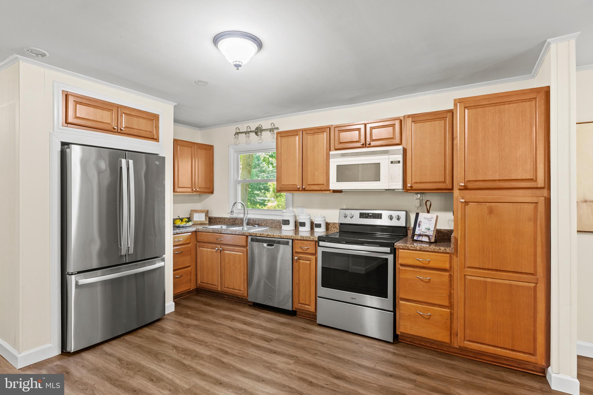 BAREFOOT ACRES - Residential