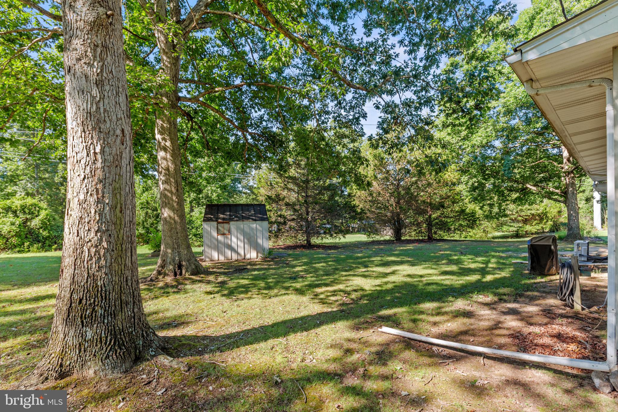 BAREFOOT ACRES - Residential