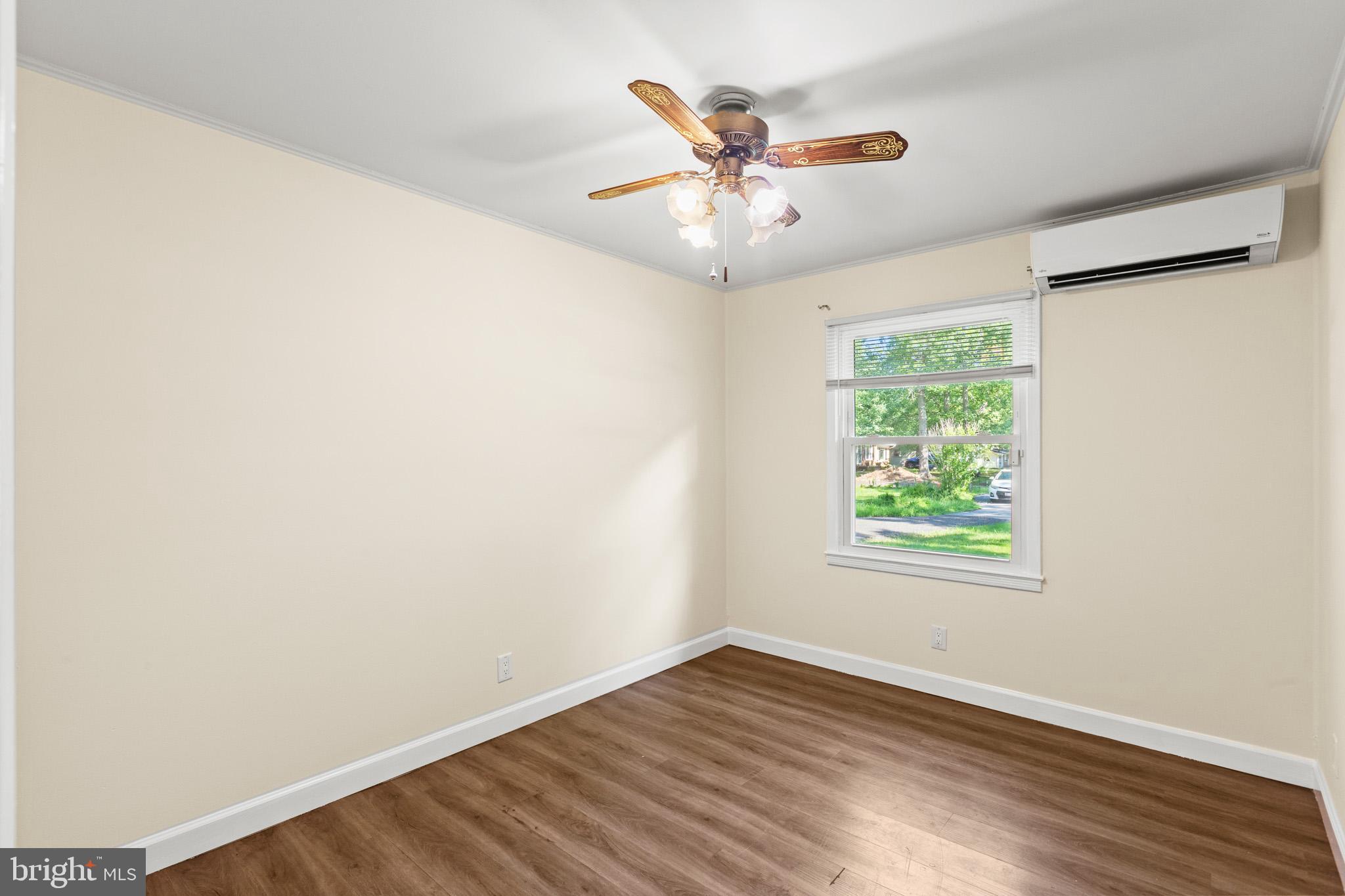 BAREFOOT ACRES - Residential