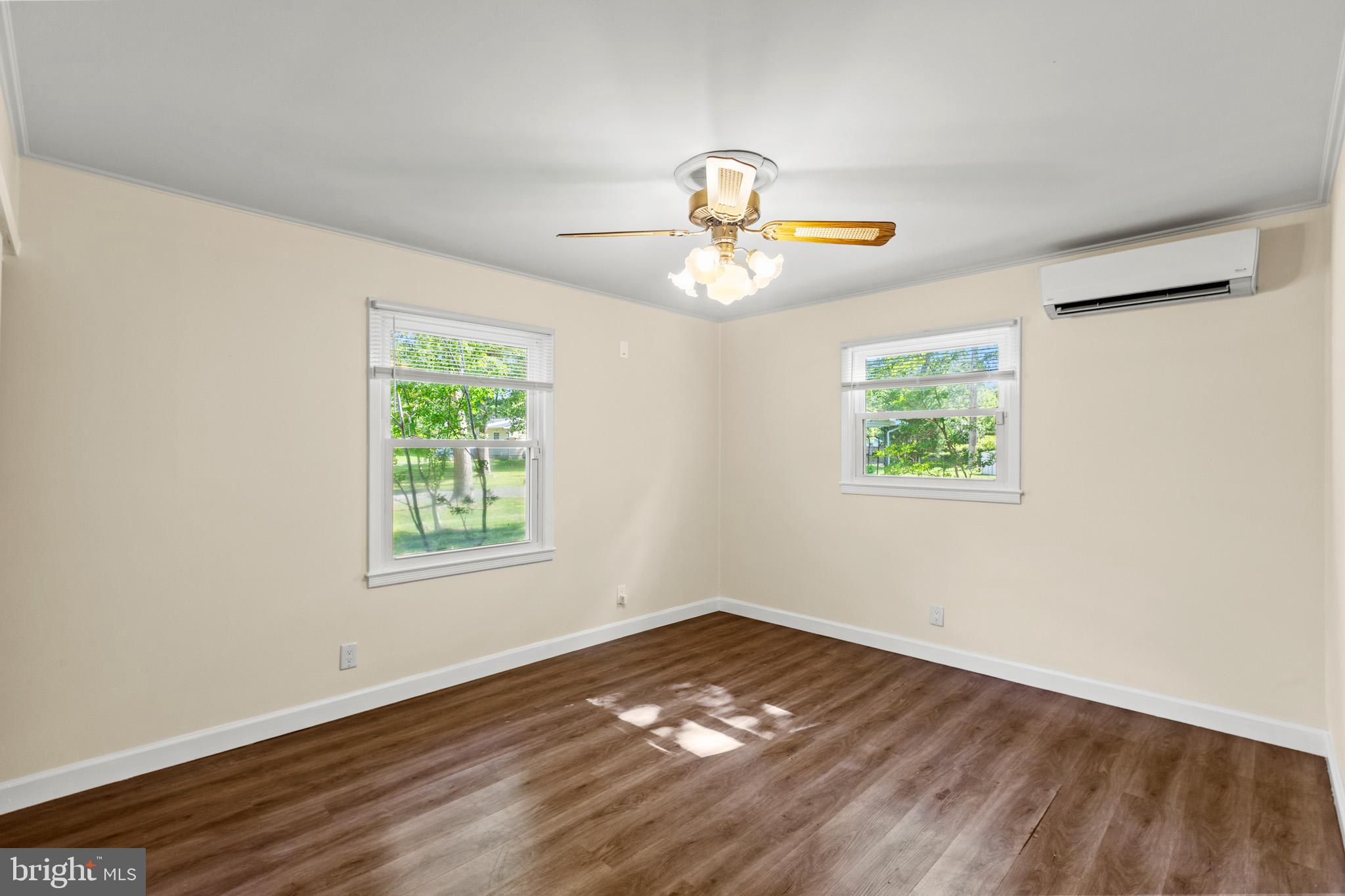 BAREFOOT ACRES - Residential