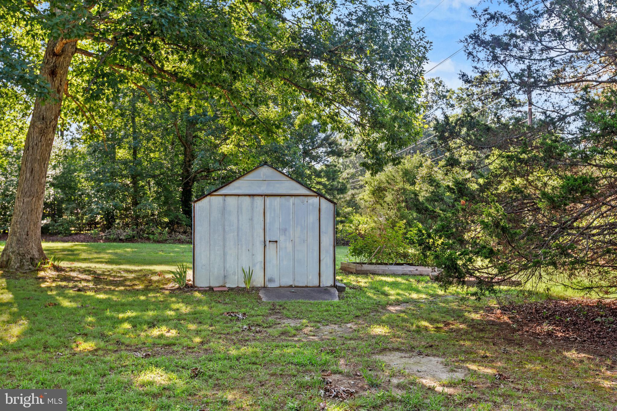 BAREFOOT ACRES - Residential